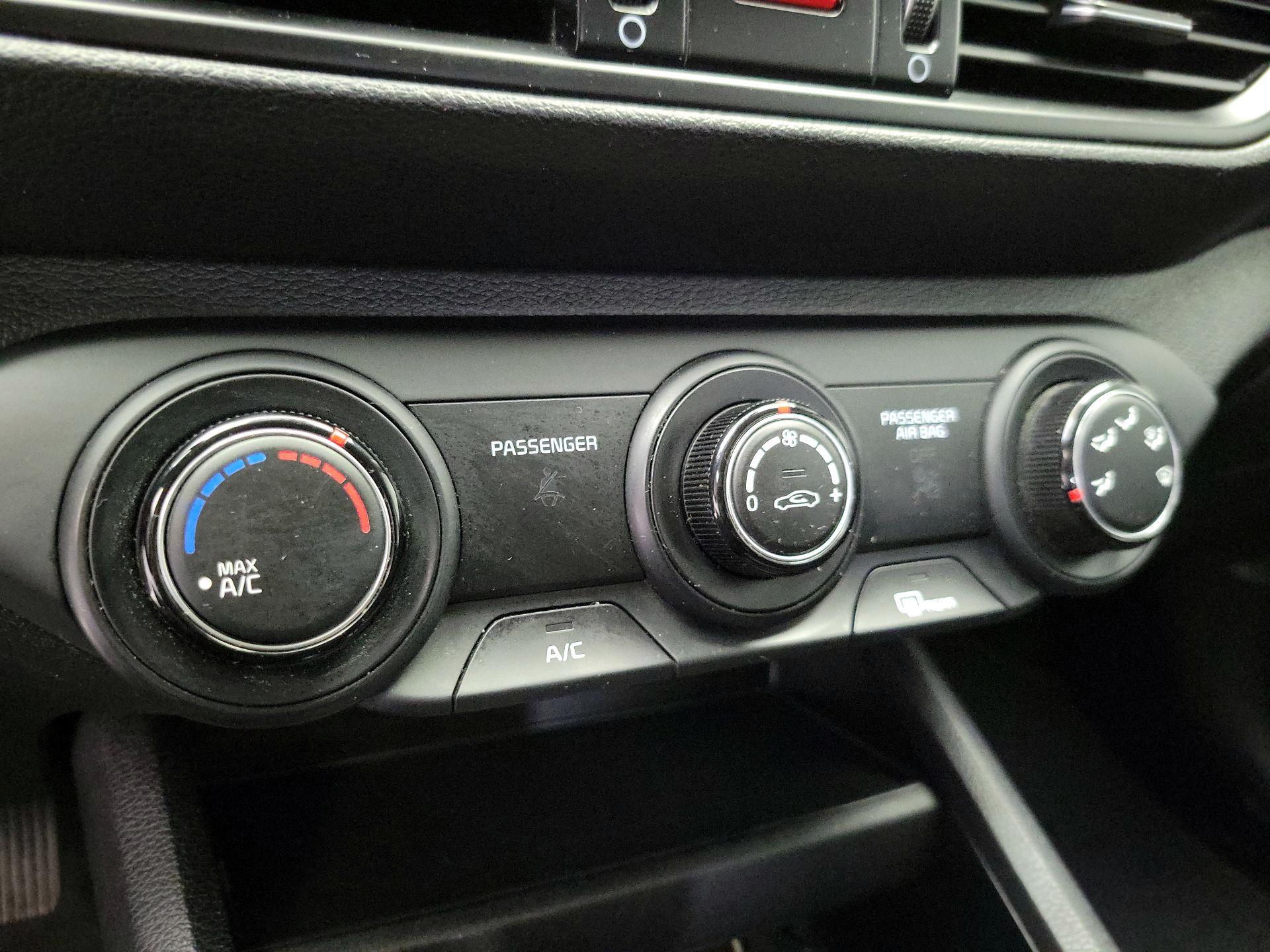 Thumbnail: 2020 Kia Forte - 15