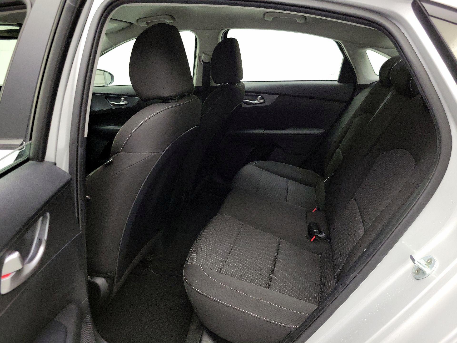 Thumbnail: 2020 Kia Forte - 18