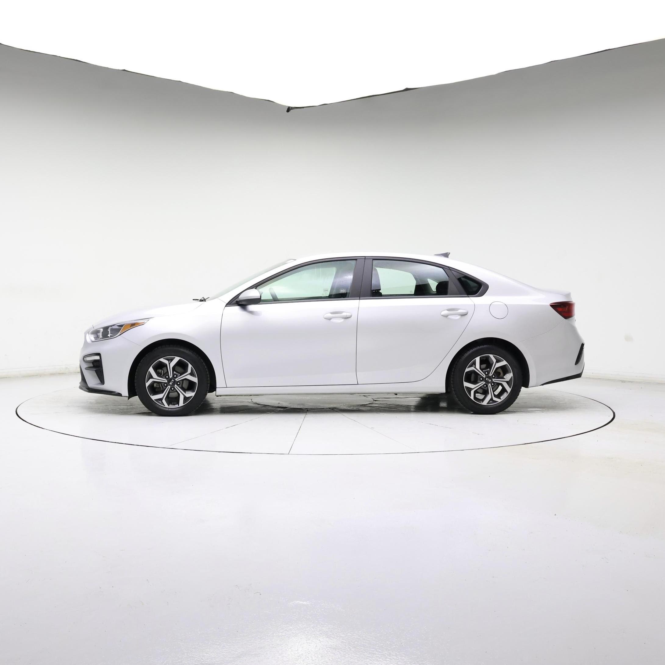 Thumbnail: 2020 Kia Forte - 3