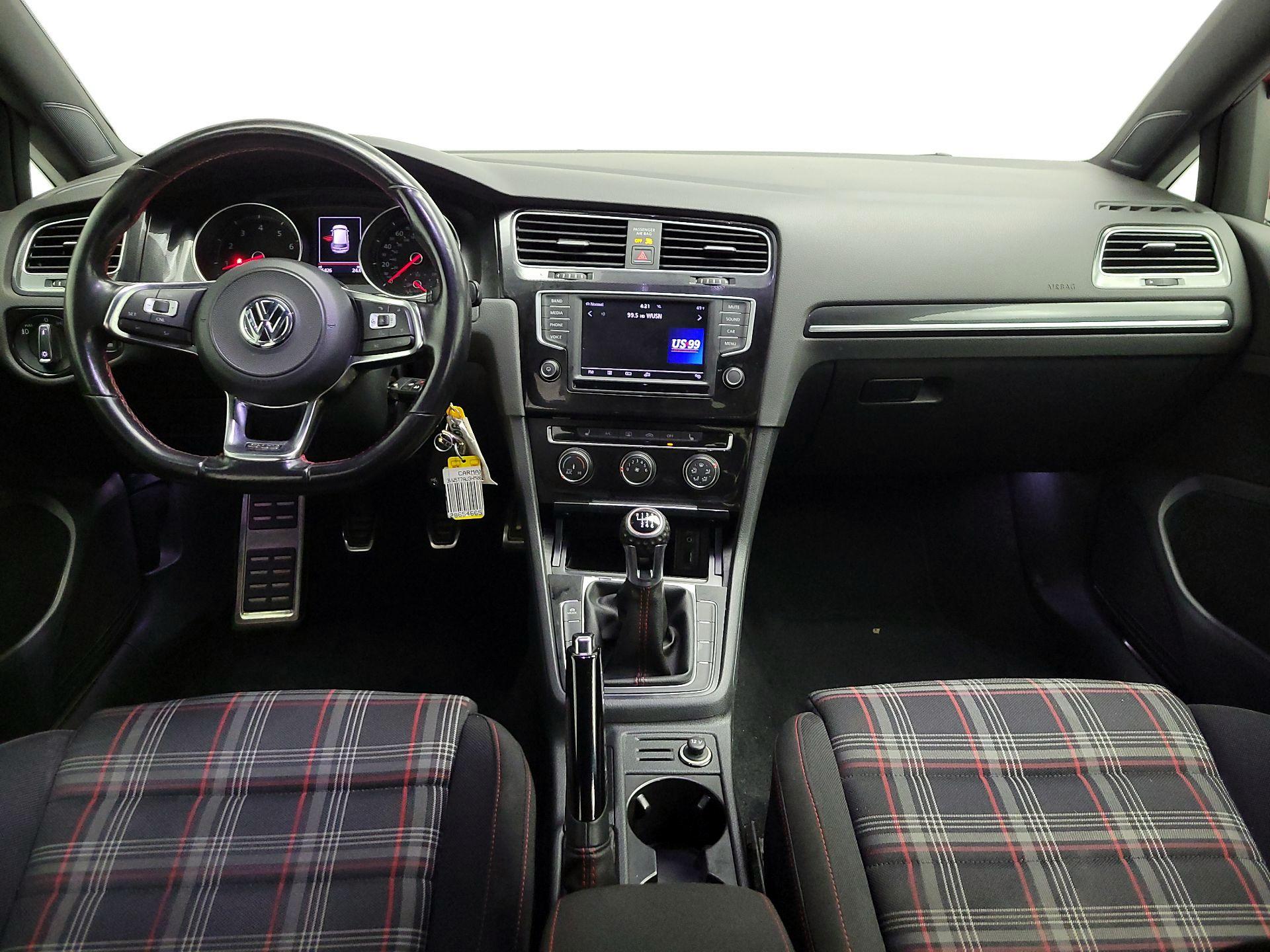 Thumbnail: 2017 Volkswagen Golf - 9