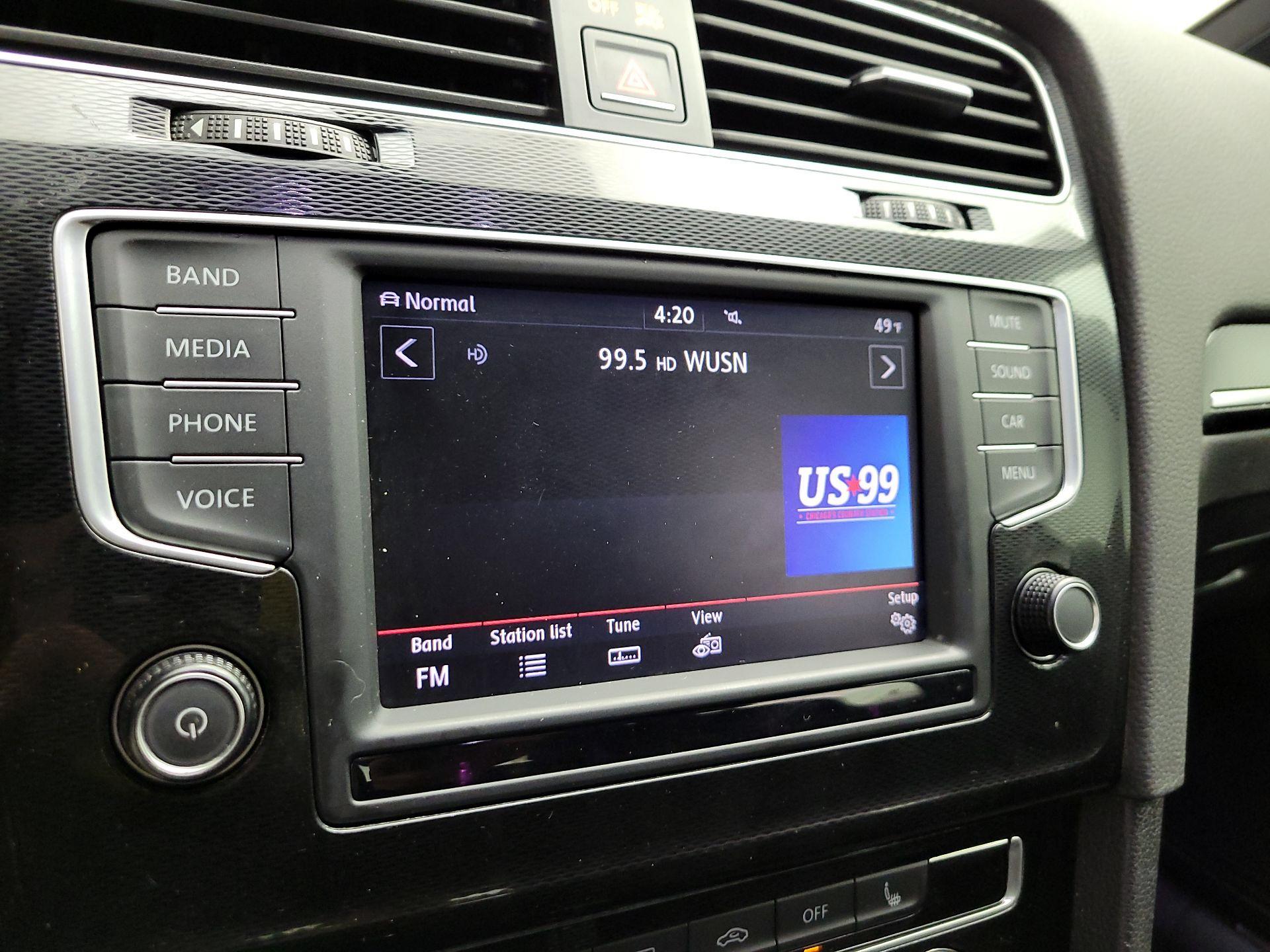 Thumbnail: 2017 Volkswagen Golf - 15