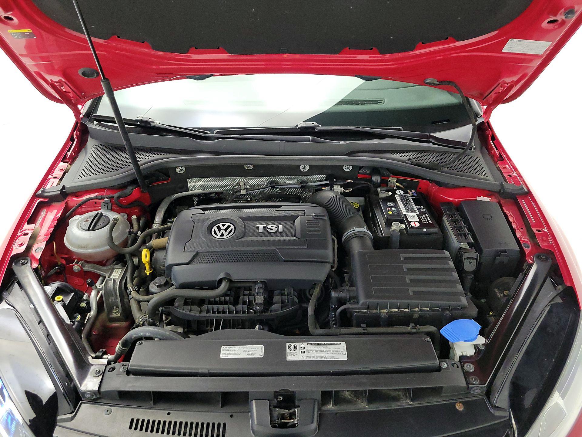 Thumbnail: 2017 Volkswagen Golf - 20