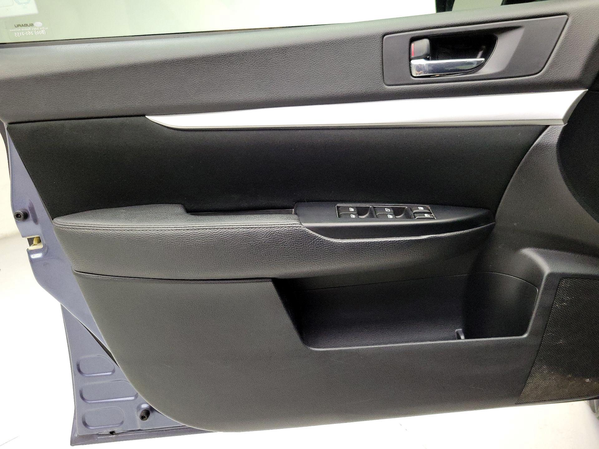 Thumbnail: 2014 Subaru Outback - 12