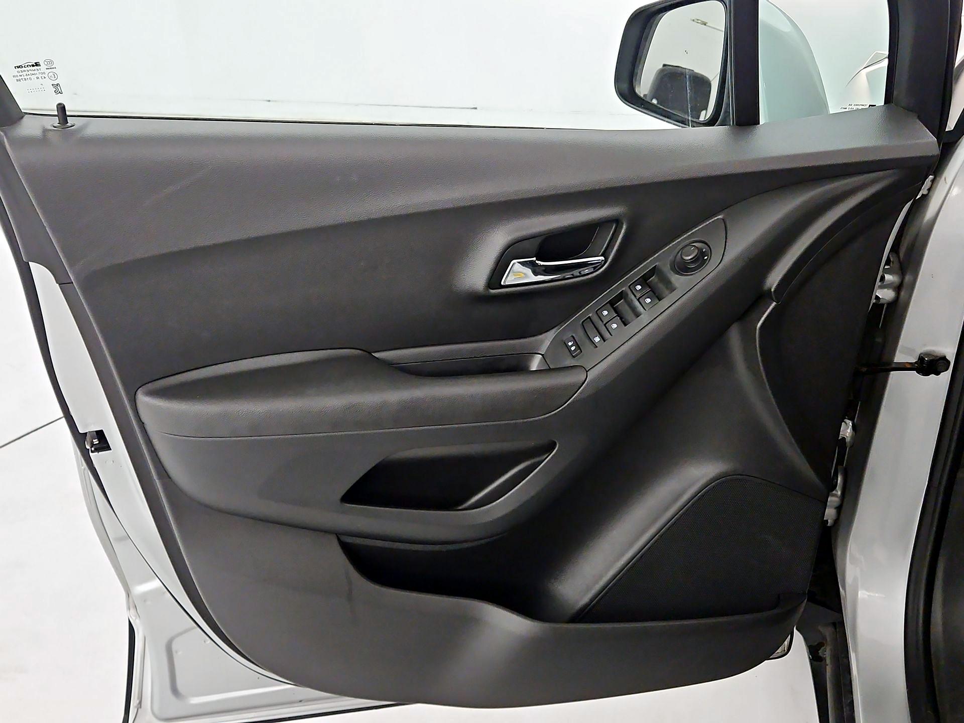 Thumbnail: 2020 Chevrolet Trax - 12