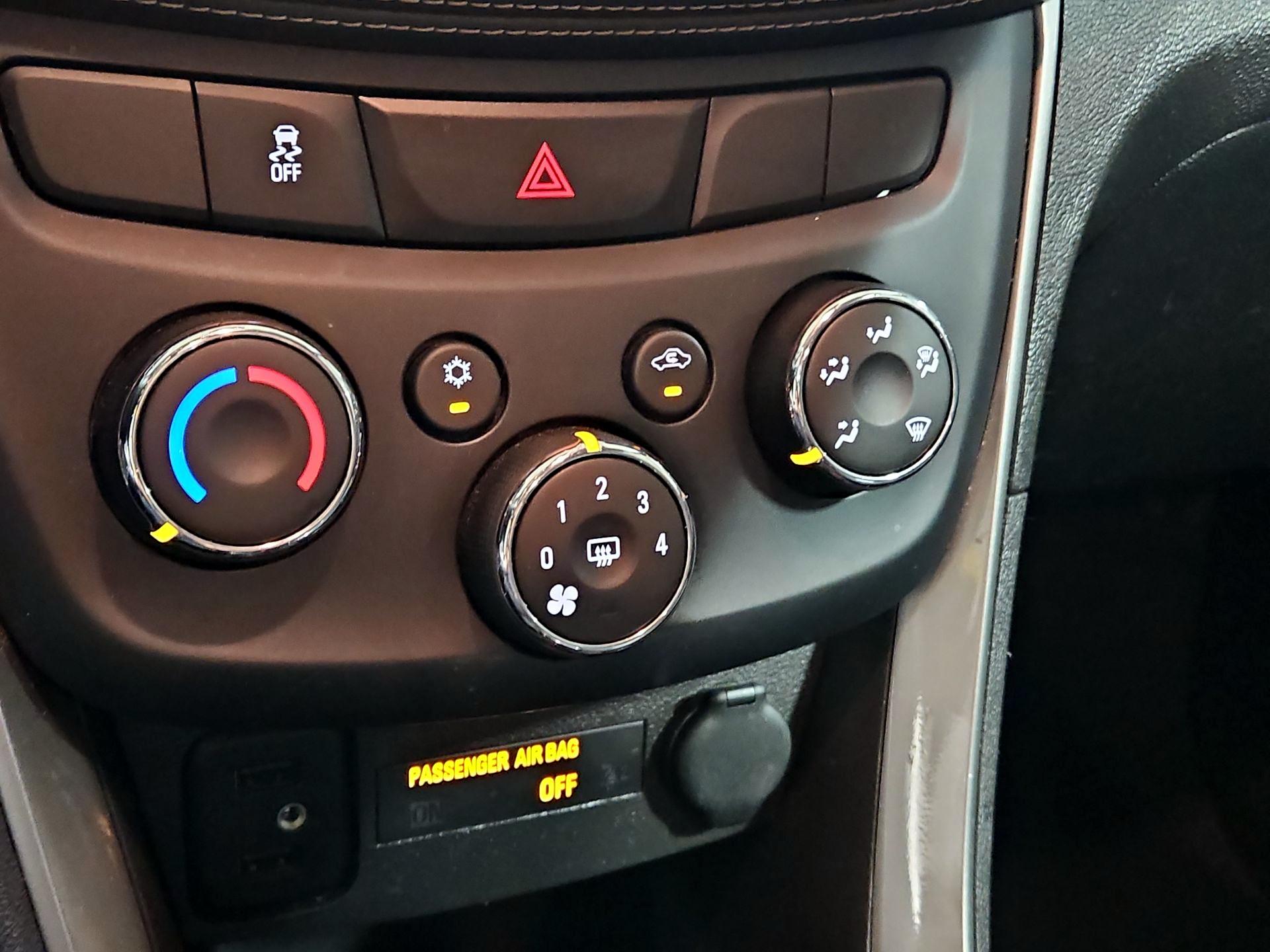 Thumbnail: 2020 Chevrolet Trax - 16