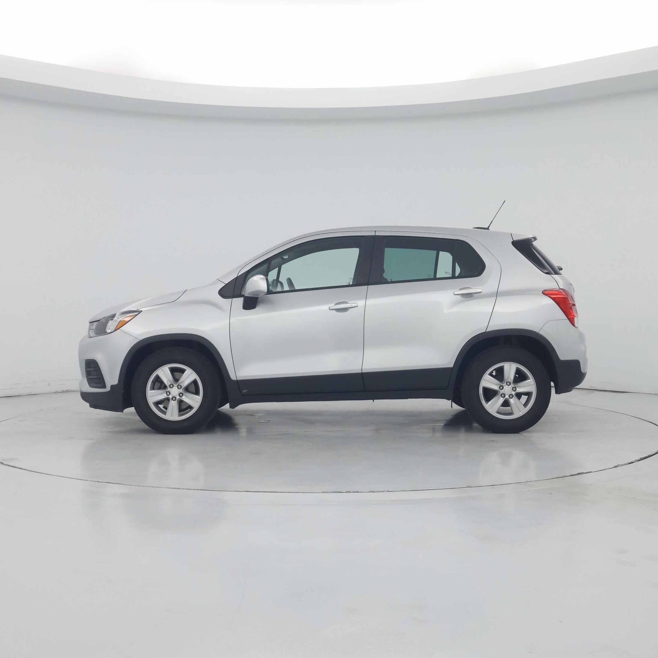 Thumbnail: 2020 Chevrolet Trax - 3