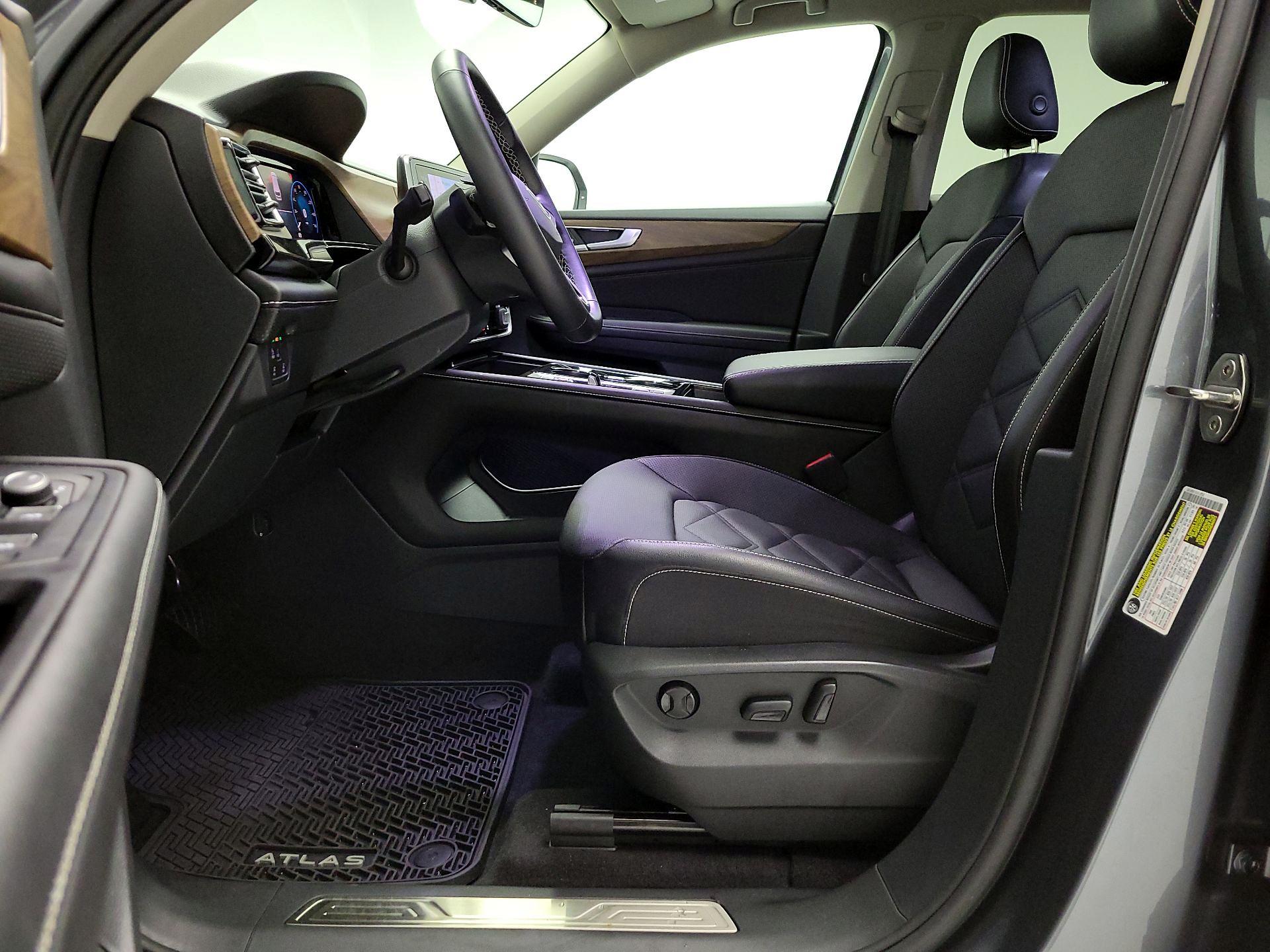 Thumbnail: 2024 Volkswagen Atlas - 11