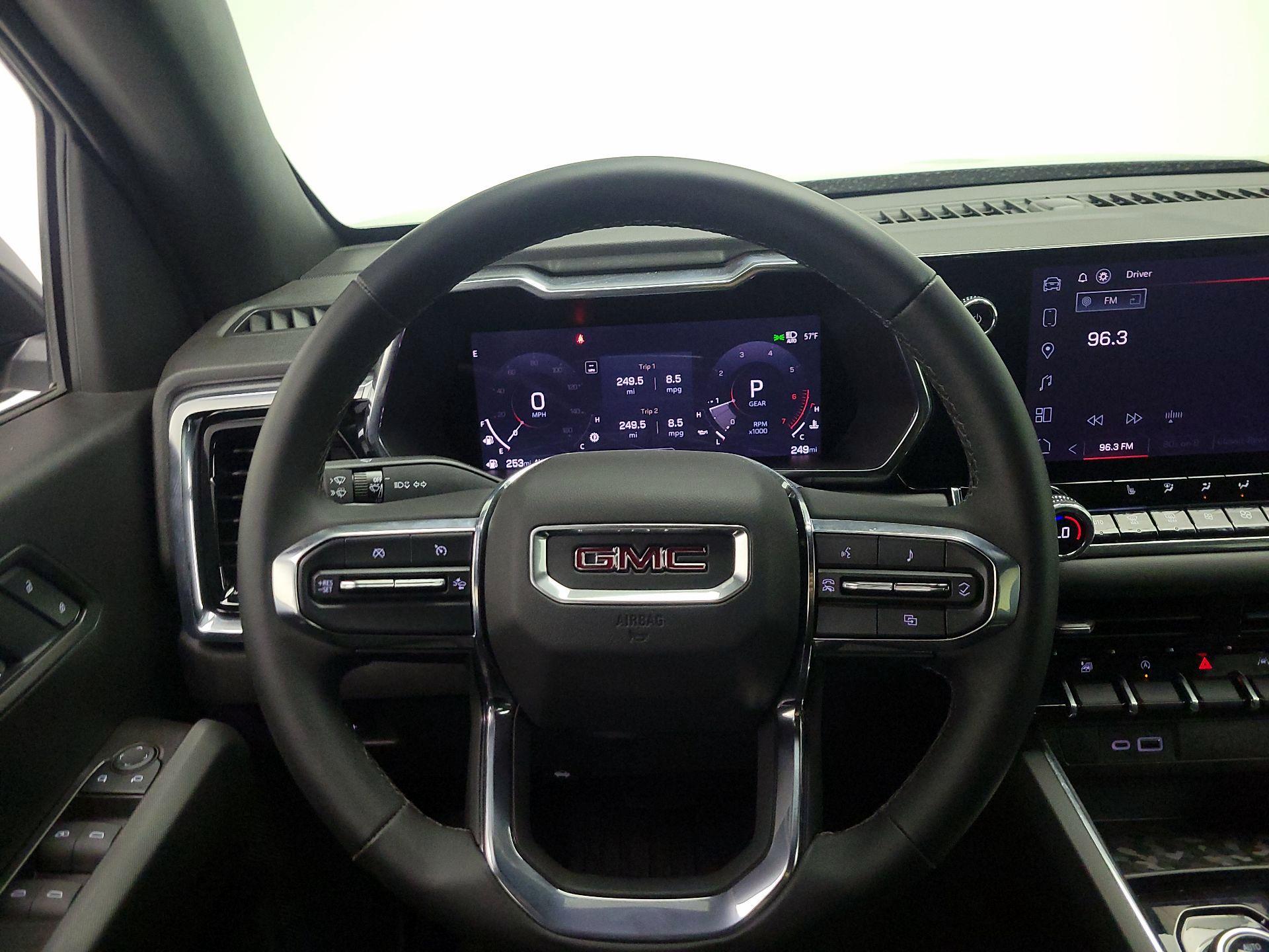 Thumbnail: 2025 GMC Canyon - 10