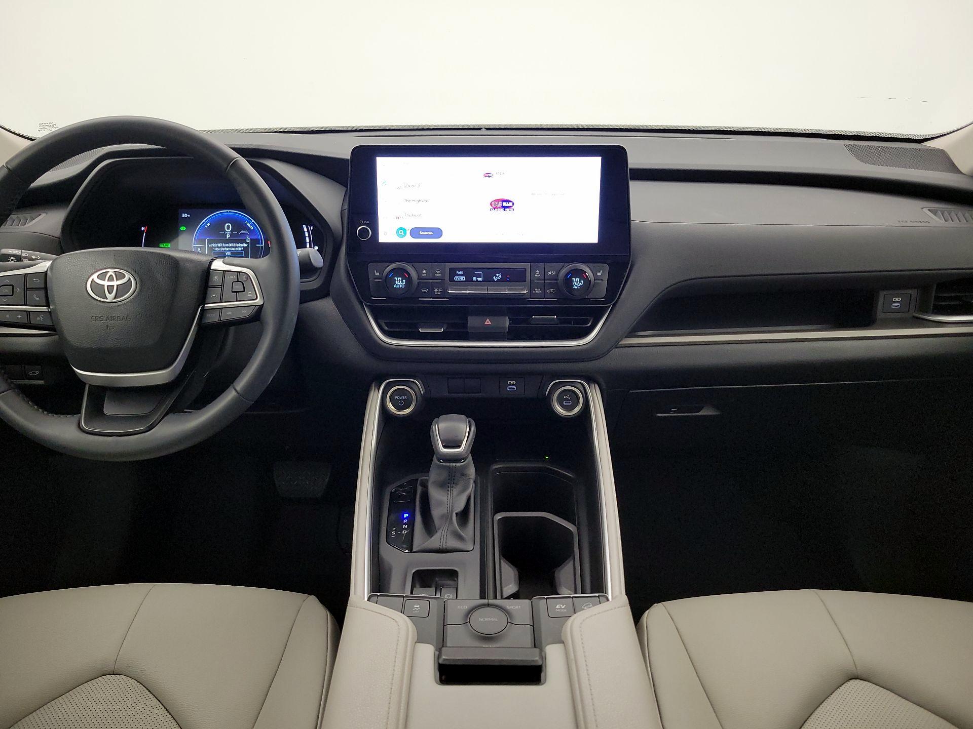 Thumbnail: 2025 Toyota Highlander - 9