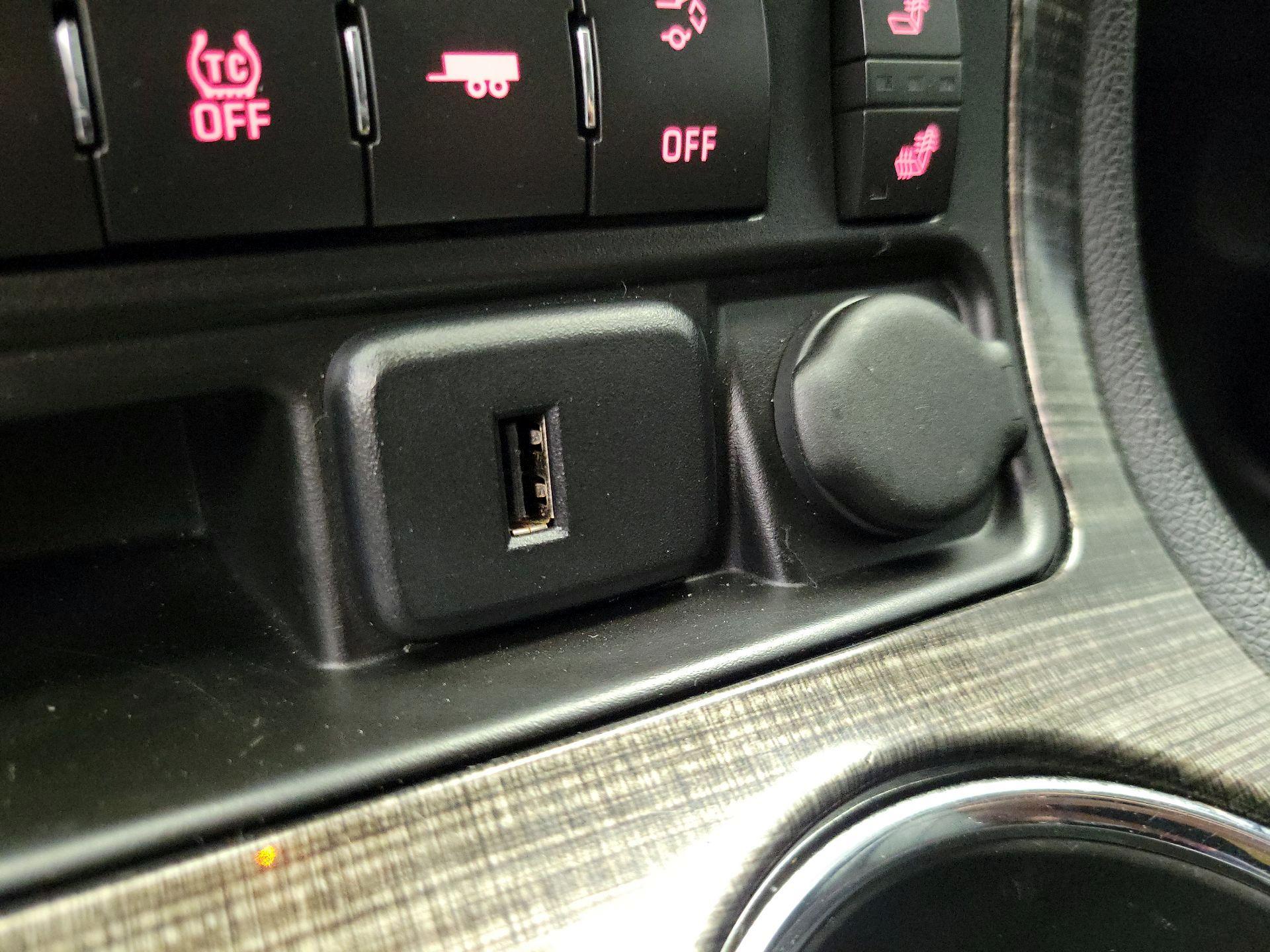 Thumbnail: 2016 GMC Acadia - 19