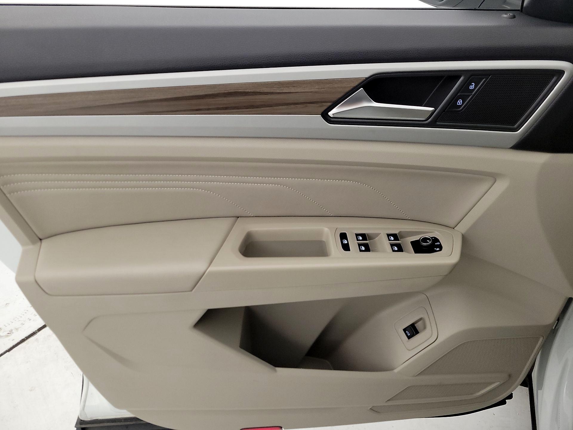 Thumbnail: 2021 Volkswagen Atlas - 12