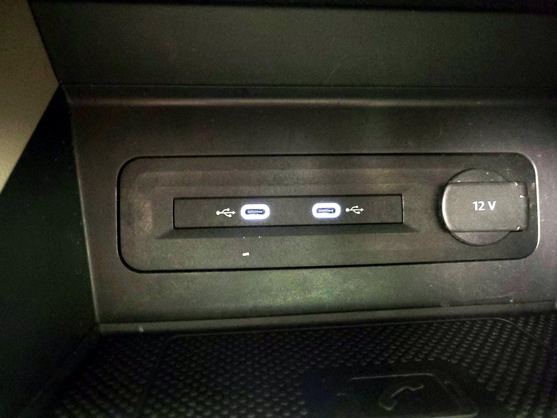 Thumbnail: 2021 Volkswagen Atlas - 18