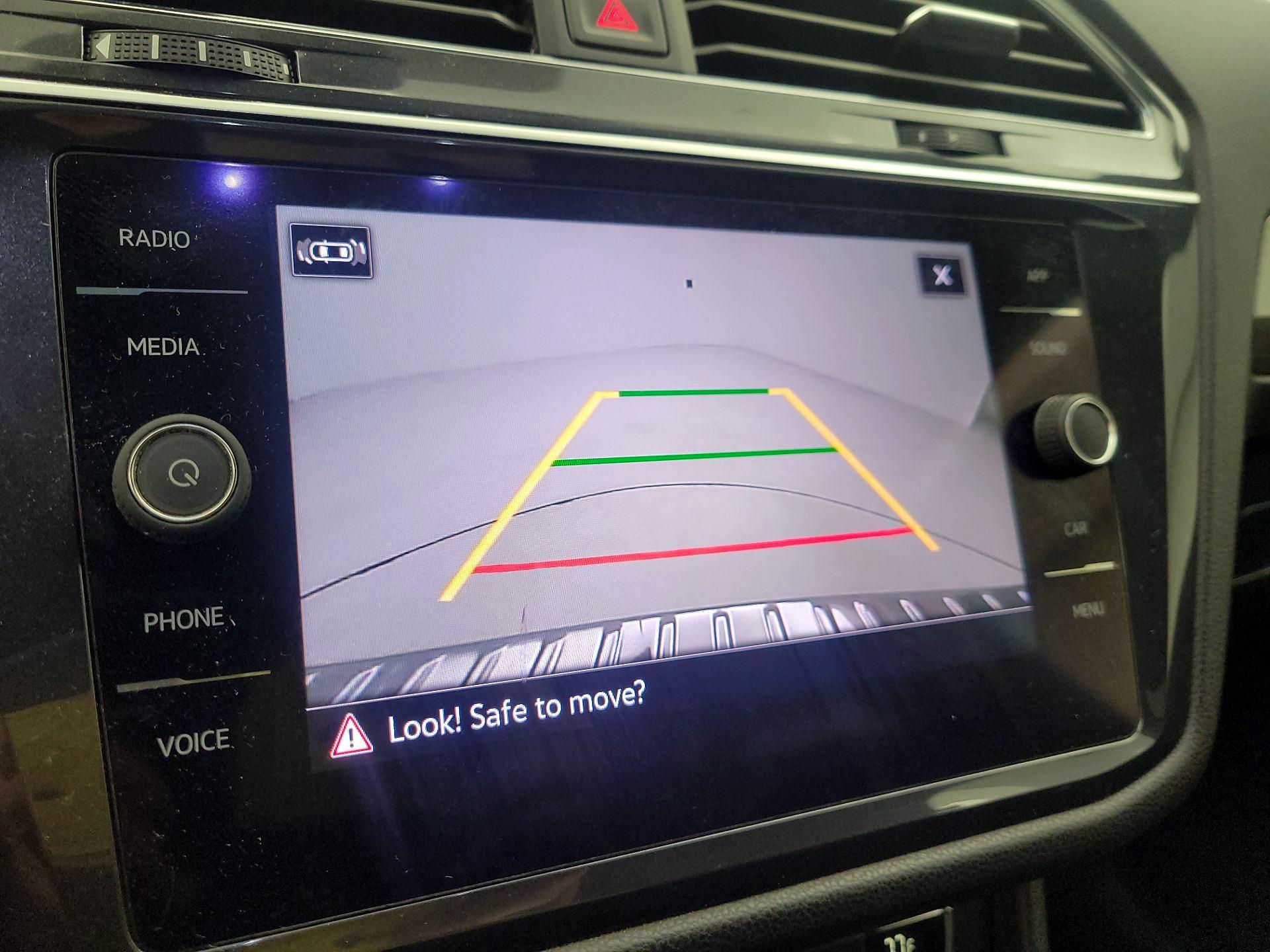 Thumbnail: 2021 Volkswagen Tiguan - 14