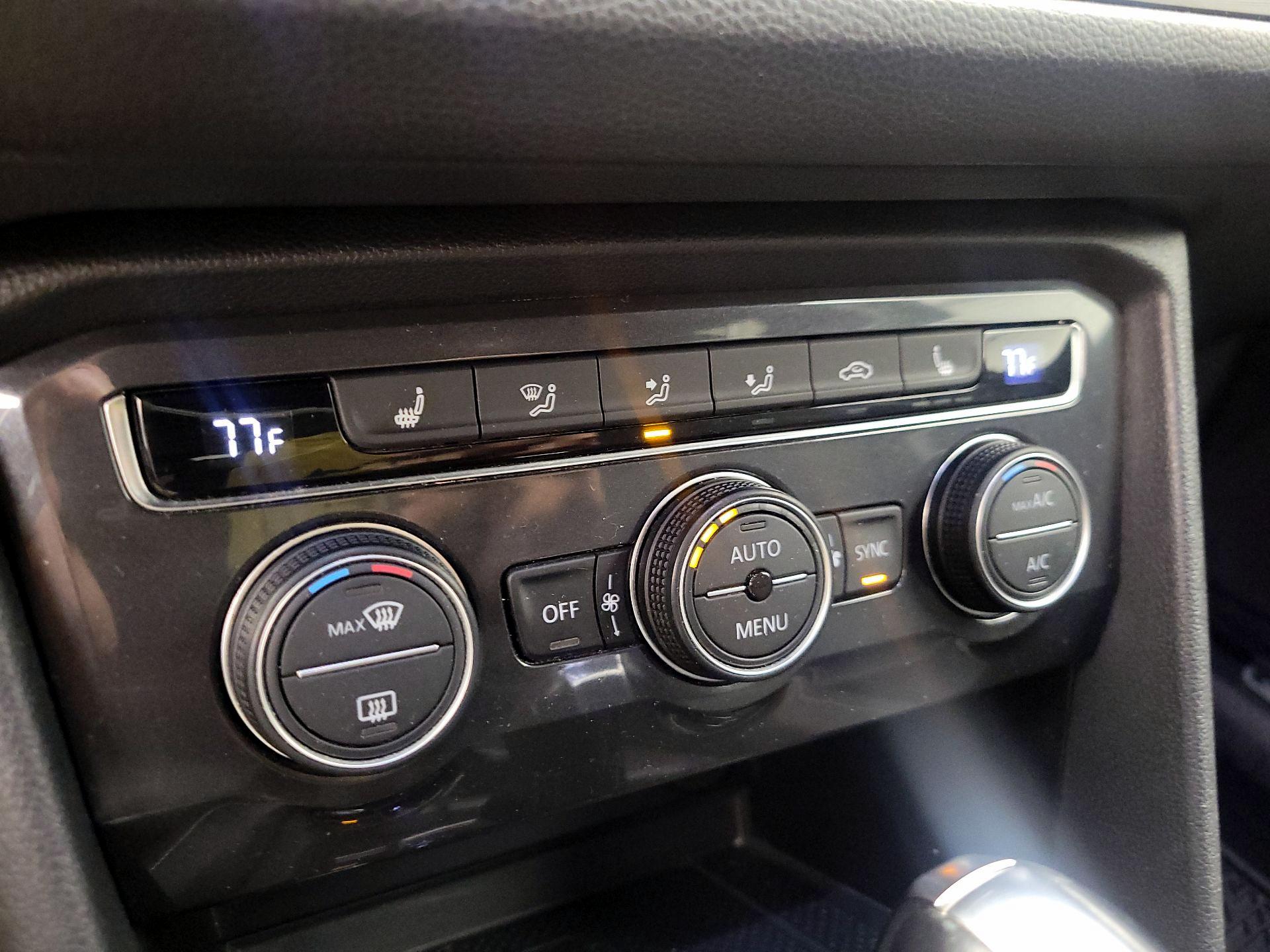 Thumbnail: 2021 Volkswagen Tiguan - 16