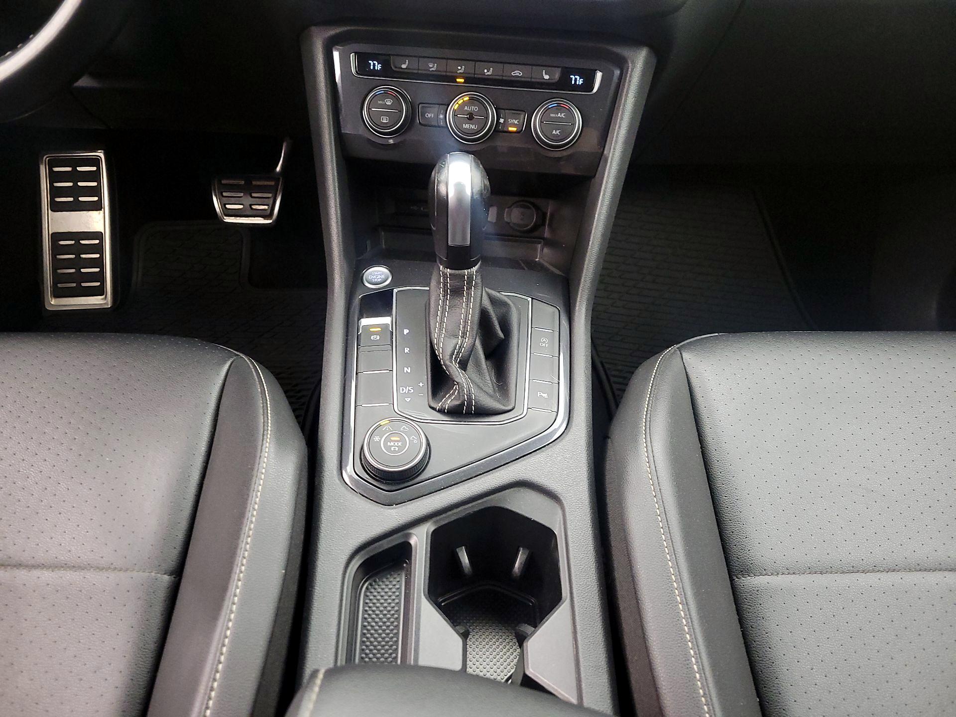 Thumbnail: 2021 Volkswagen Tiguan - 17