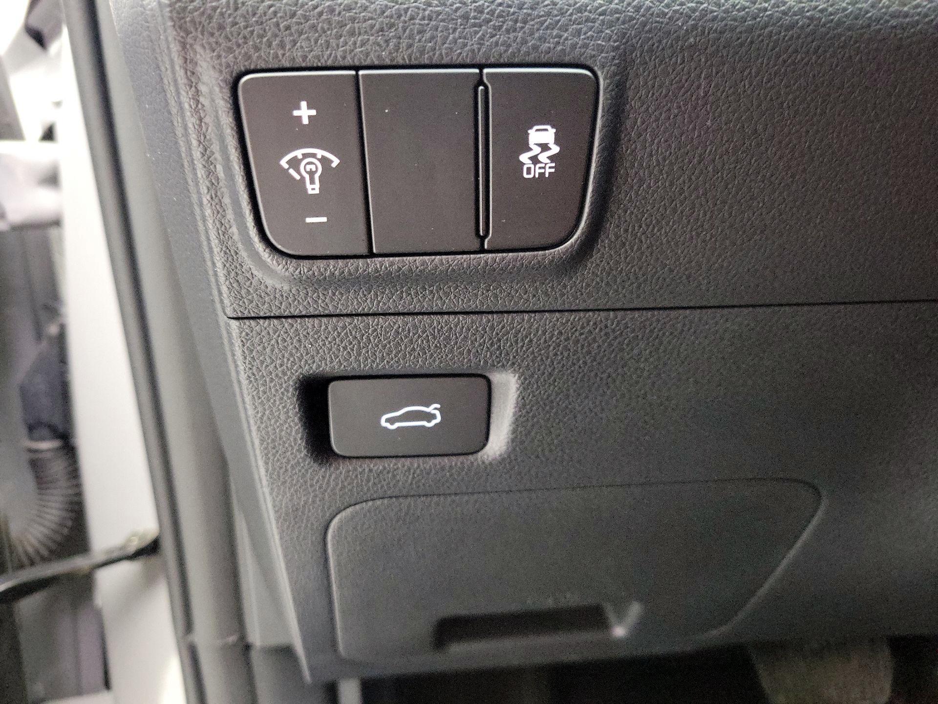 Thumbnail: 2025 Kia K5 - 13