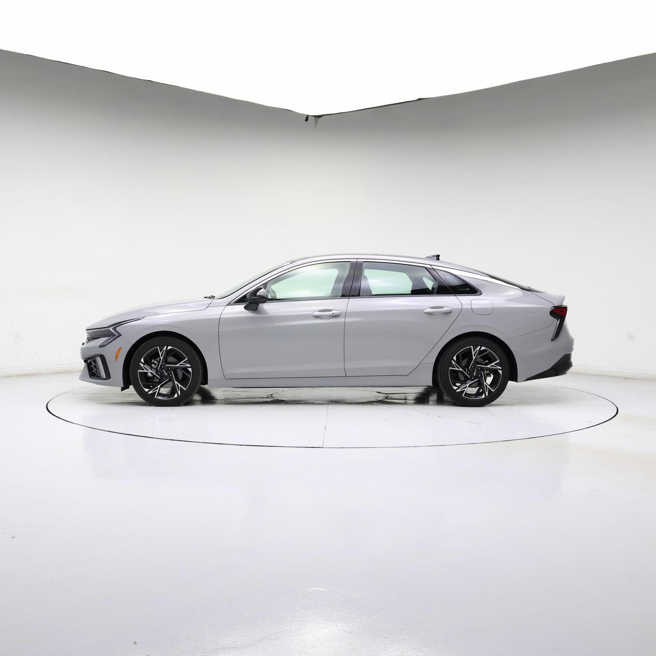 Thumbnail: 2025 Kia K5 - 3