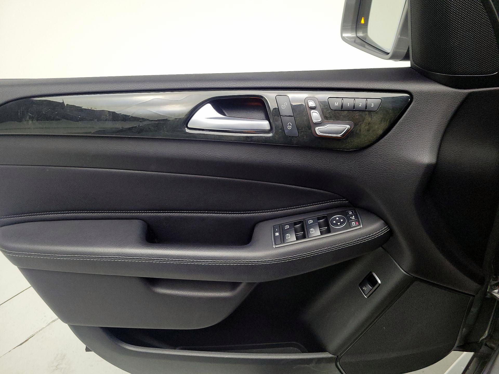 Thumbnail: 2016 Mercedes-Benz GLE - 12