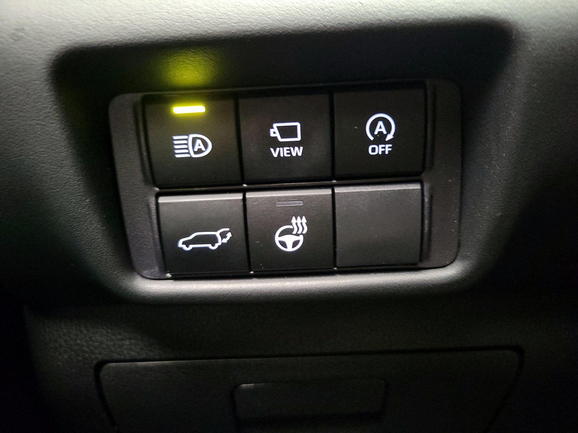 Thumbnail: 2023 Toyota Highlander - 13