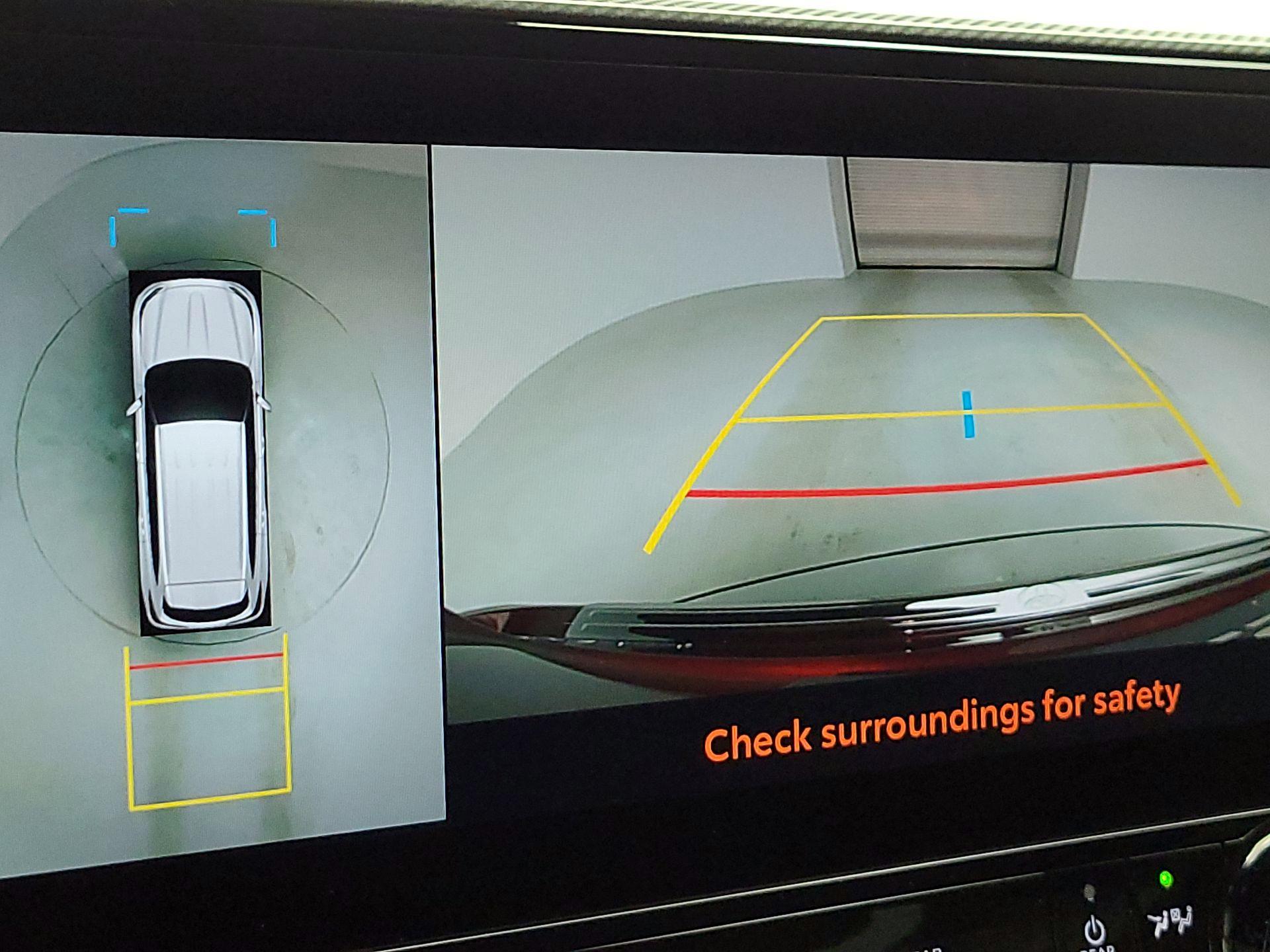 Thumbnail: 2023 Toyota Highlander - 14