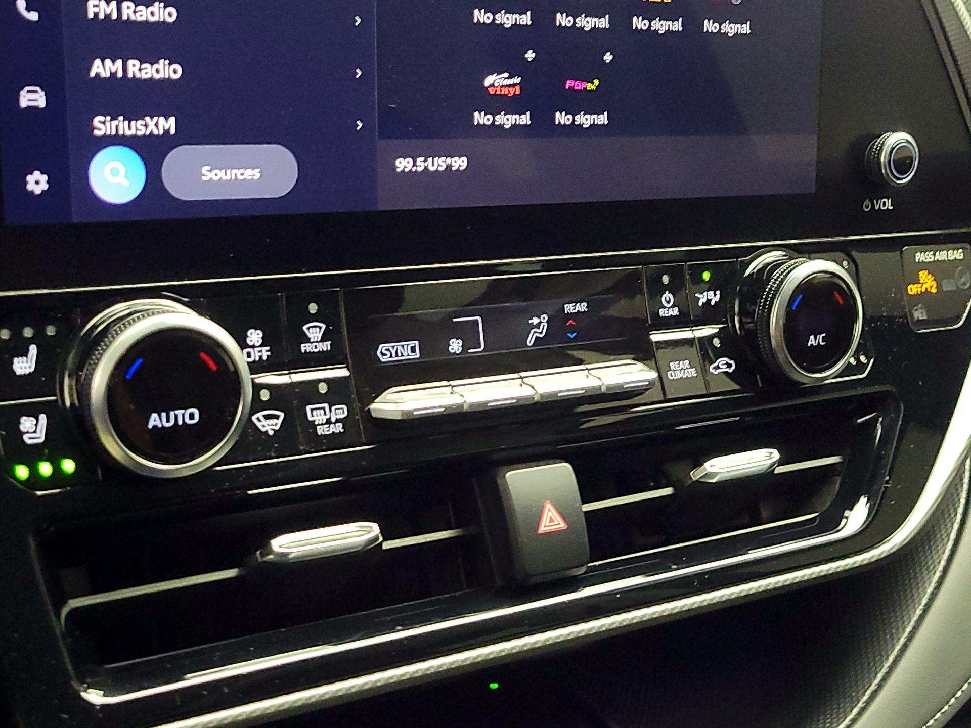 Thumbnail: 2023 Toyota Highlander - 16