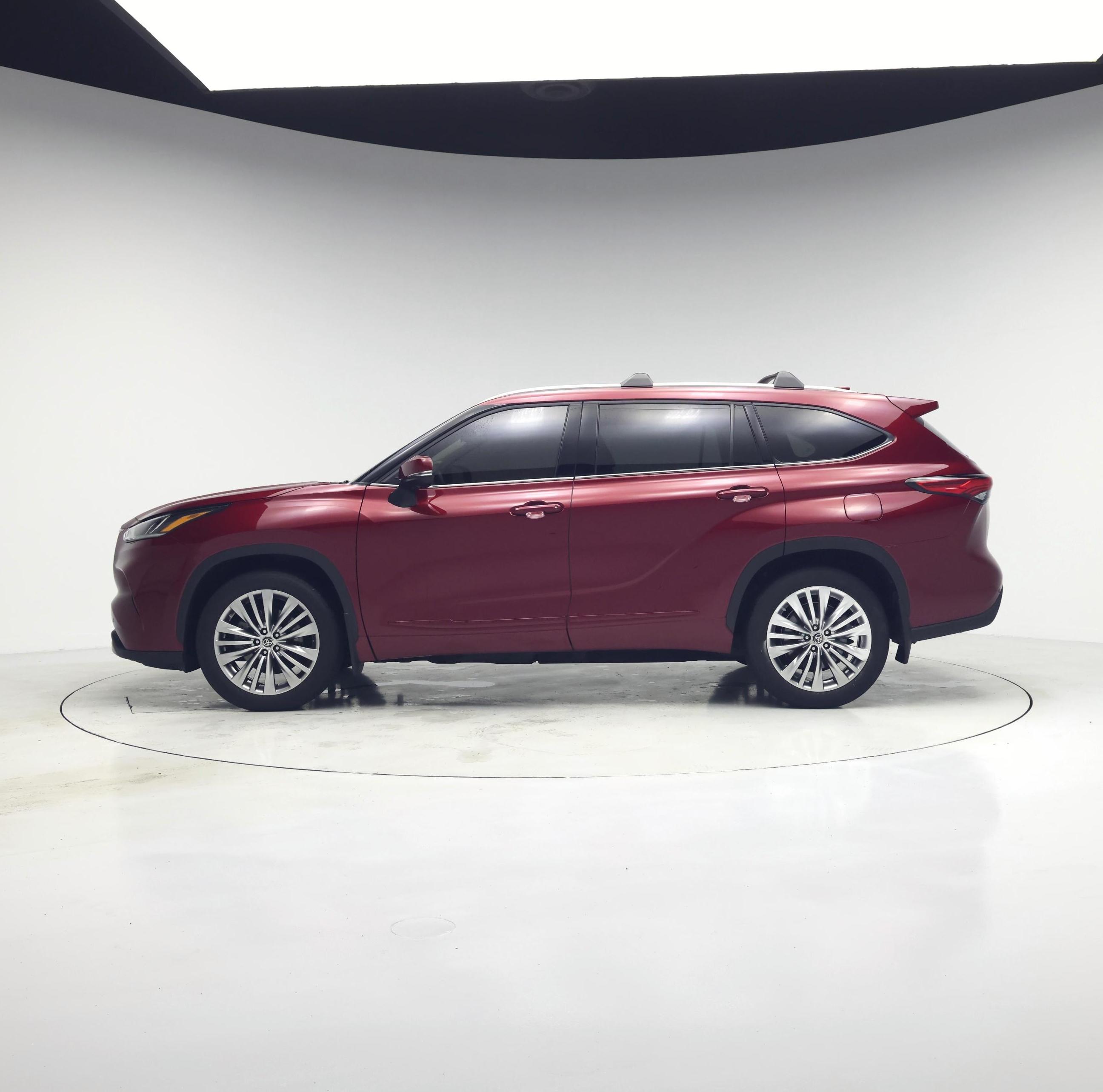 Thumbnail: 2023 Toyota Highlander - 3