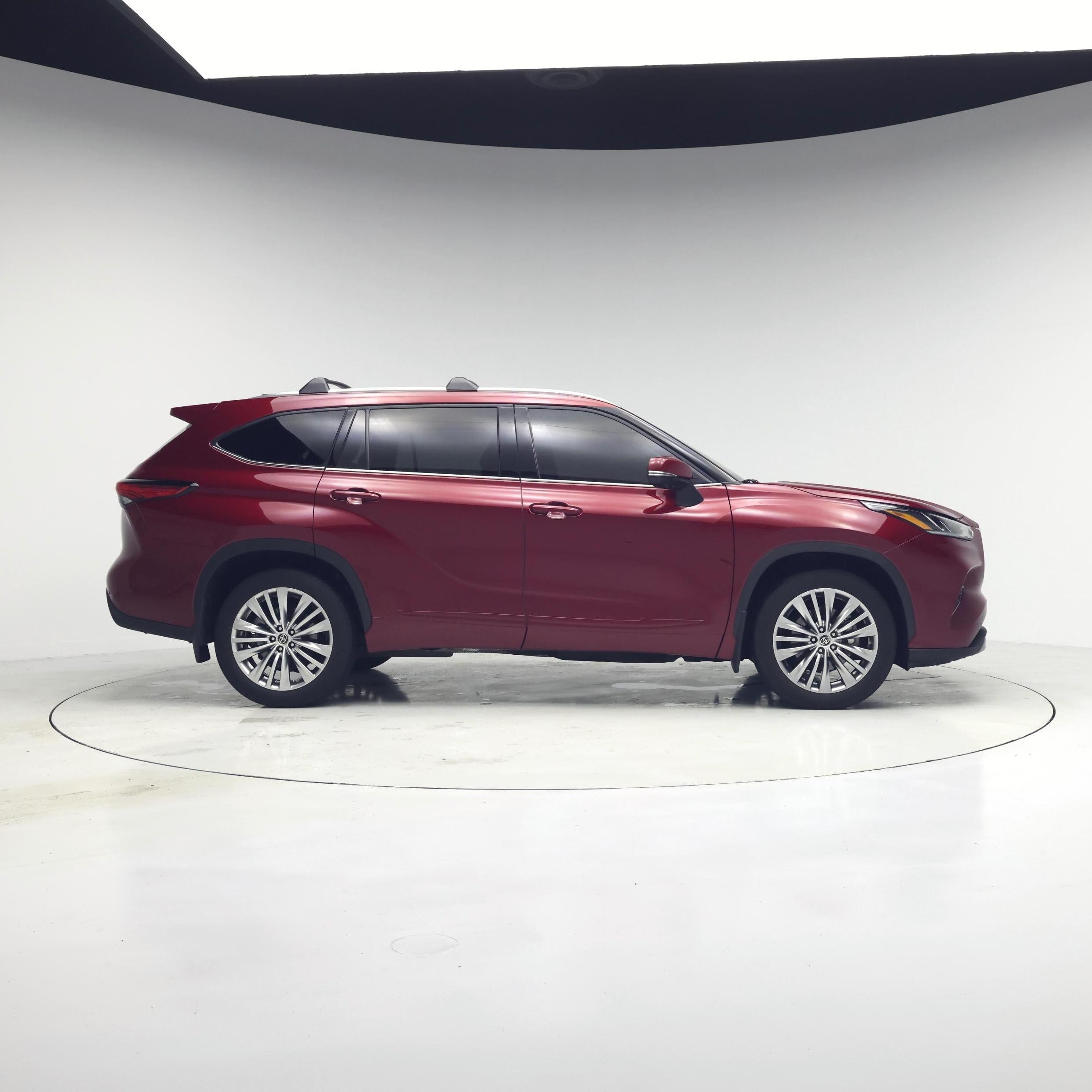 Thumbnail: 2023 Toyota Highlander - 7