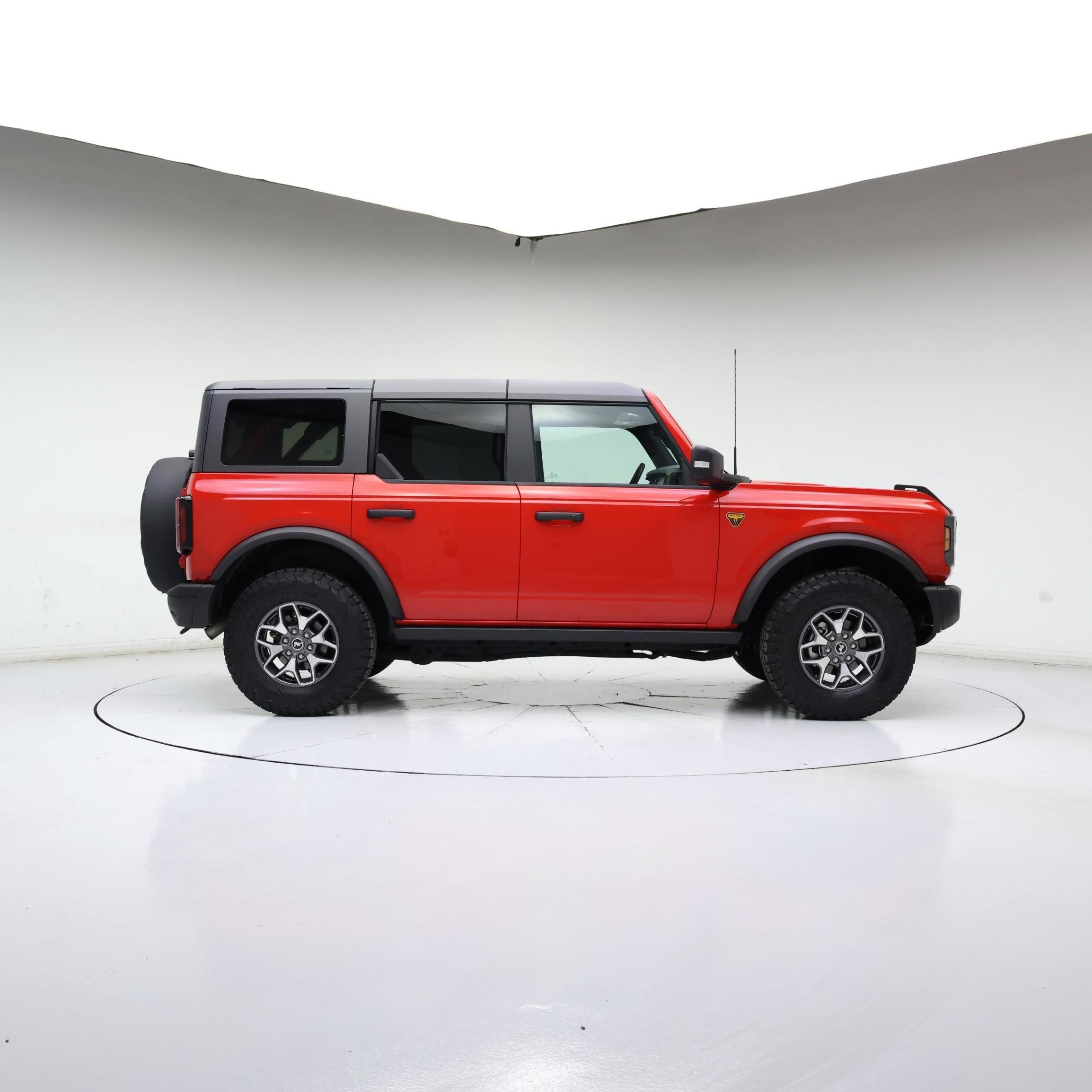 Thumbnail: 2023 Ford Bronco - 3