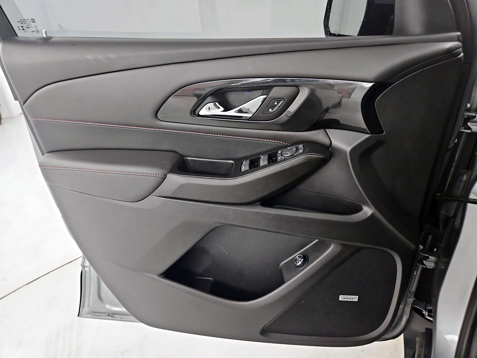 Thumbnail: 2023 Chevrolet Traverse - 12