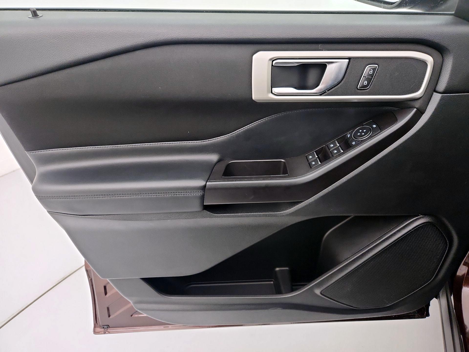 Thumbnail: 2020 Ford Explorer - 12