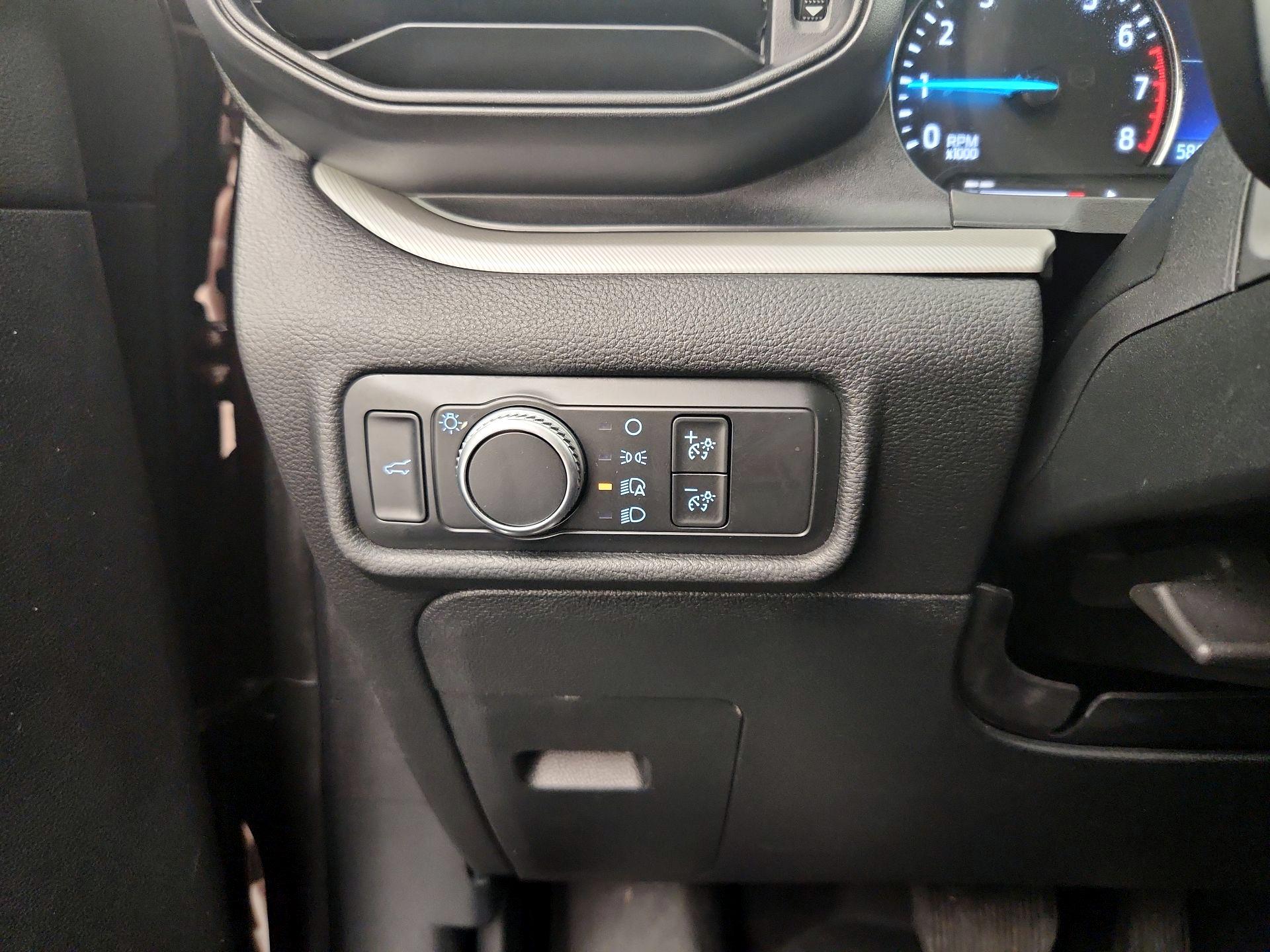 Thumbnail: 2020 Ford Explorer - 13