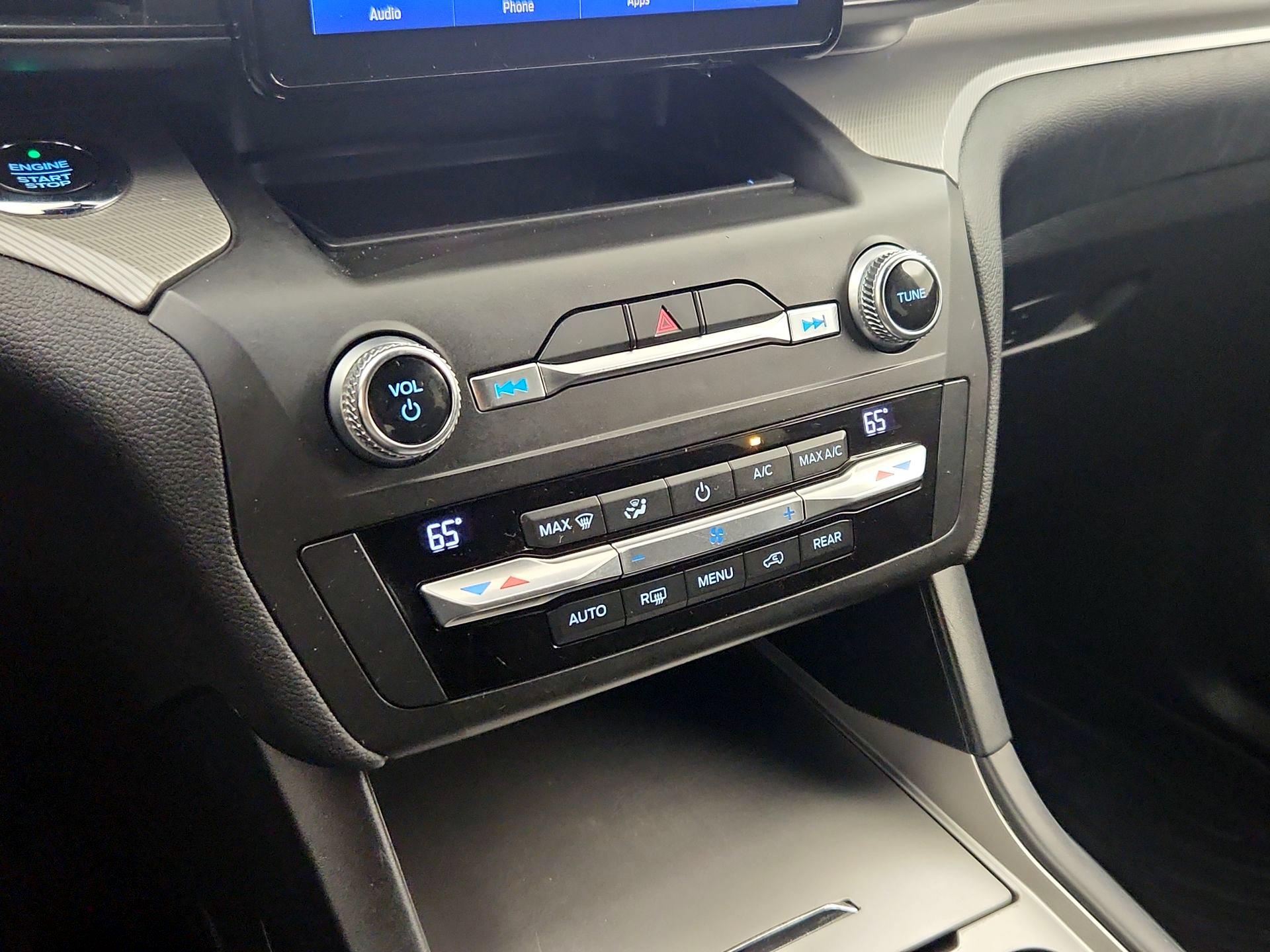 Thumbnail: 2020 Ford Explorer - 16