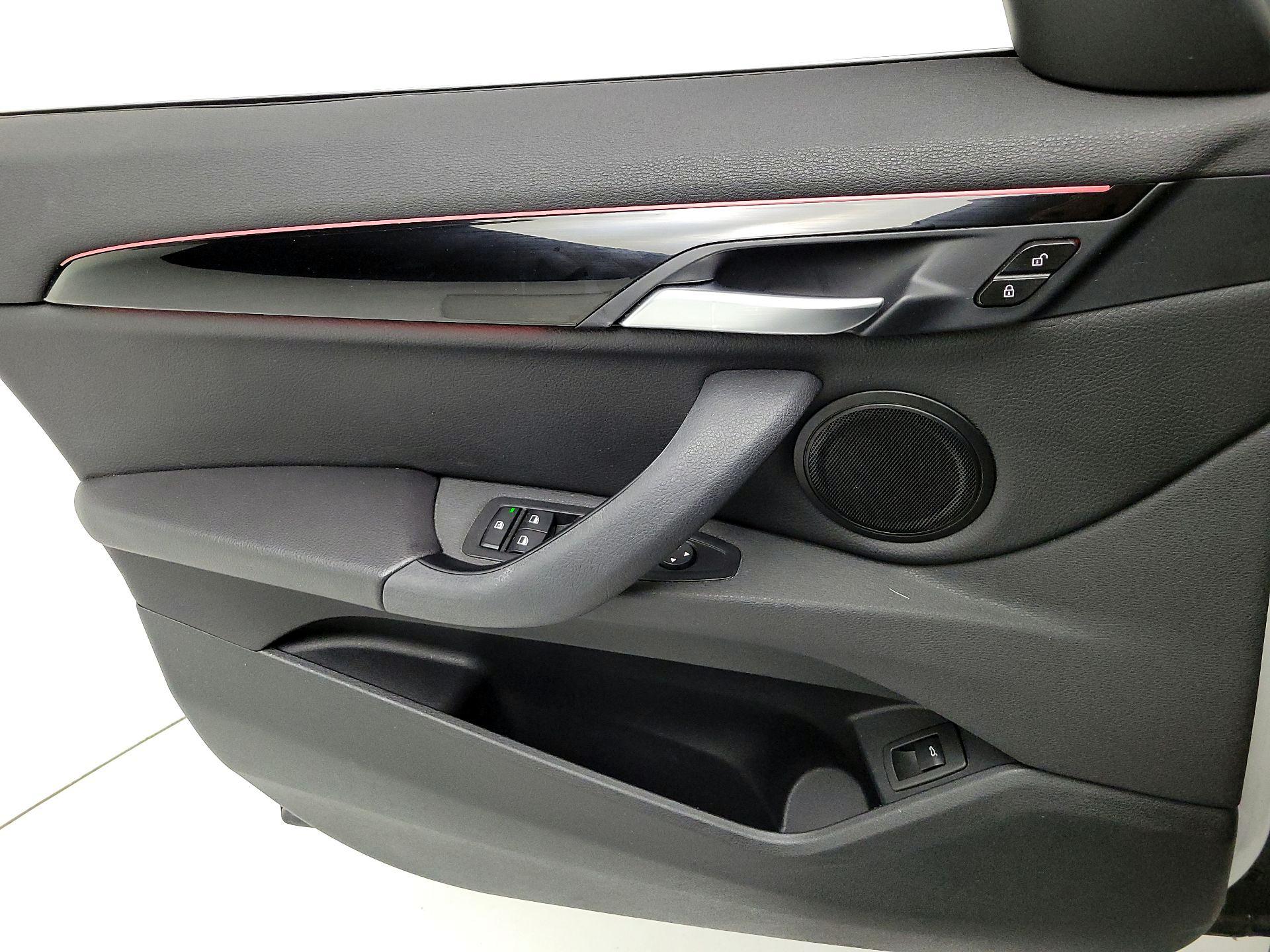 Thumbnail: 2020 BMW X1 - 12