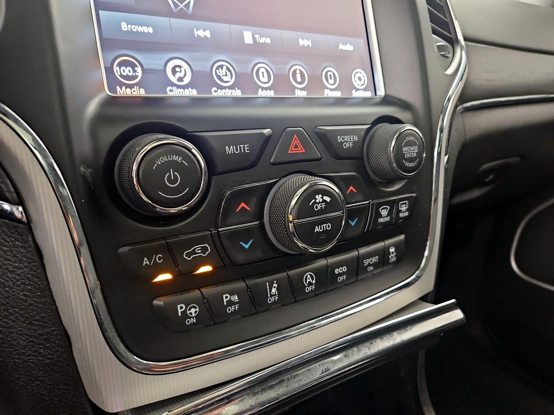 Thumbnail: 2018 Jeep Grand Cherokee - 15