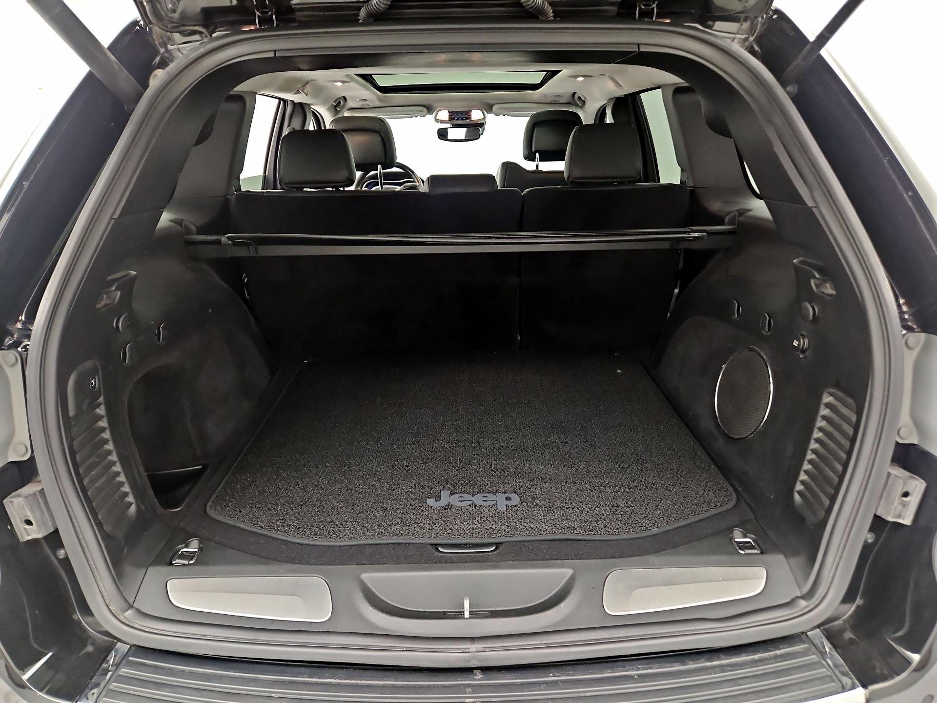 Thumbnail: 2018 Jeep Grand Cherokee - 20