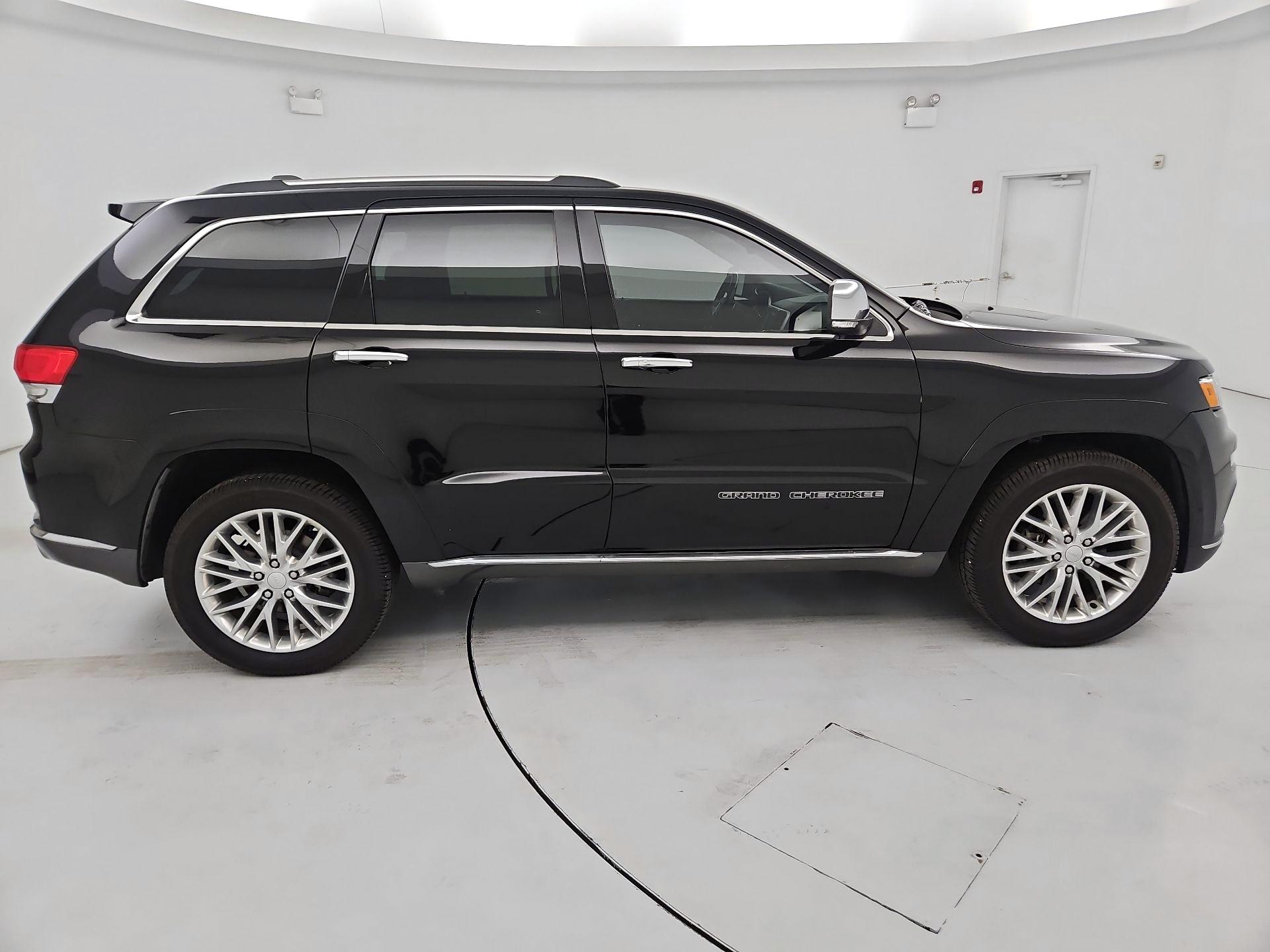 Thumbnail: 2018 Jeep Grand Cherokee - 4