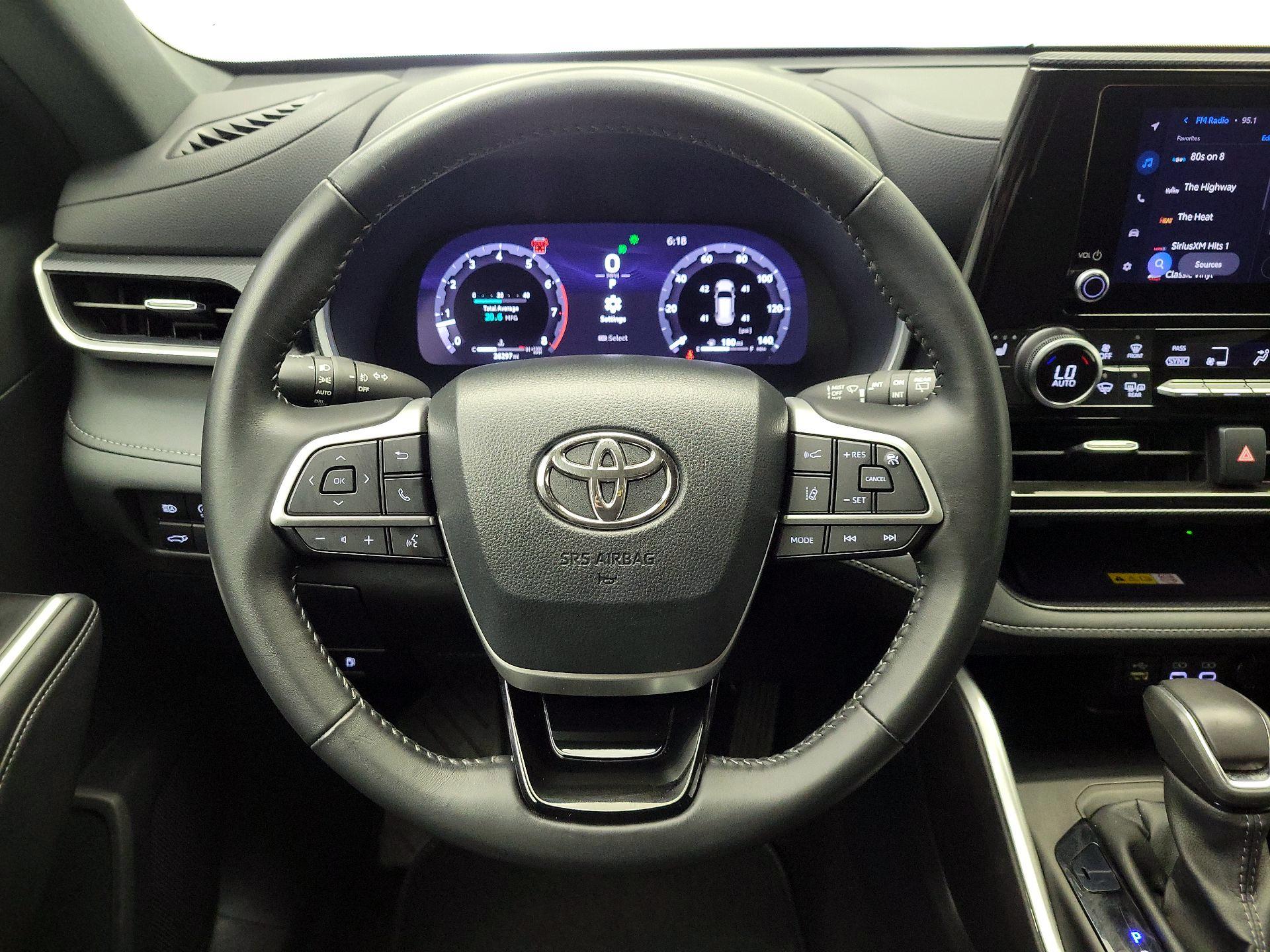 Thumbnail: 2025 Toyota Highlander - 10