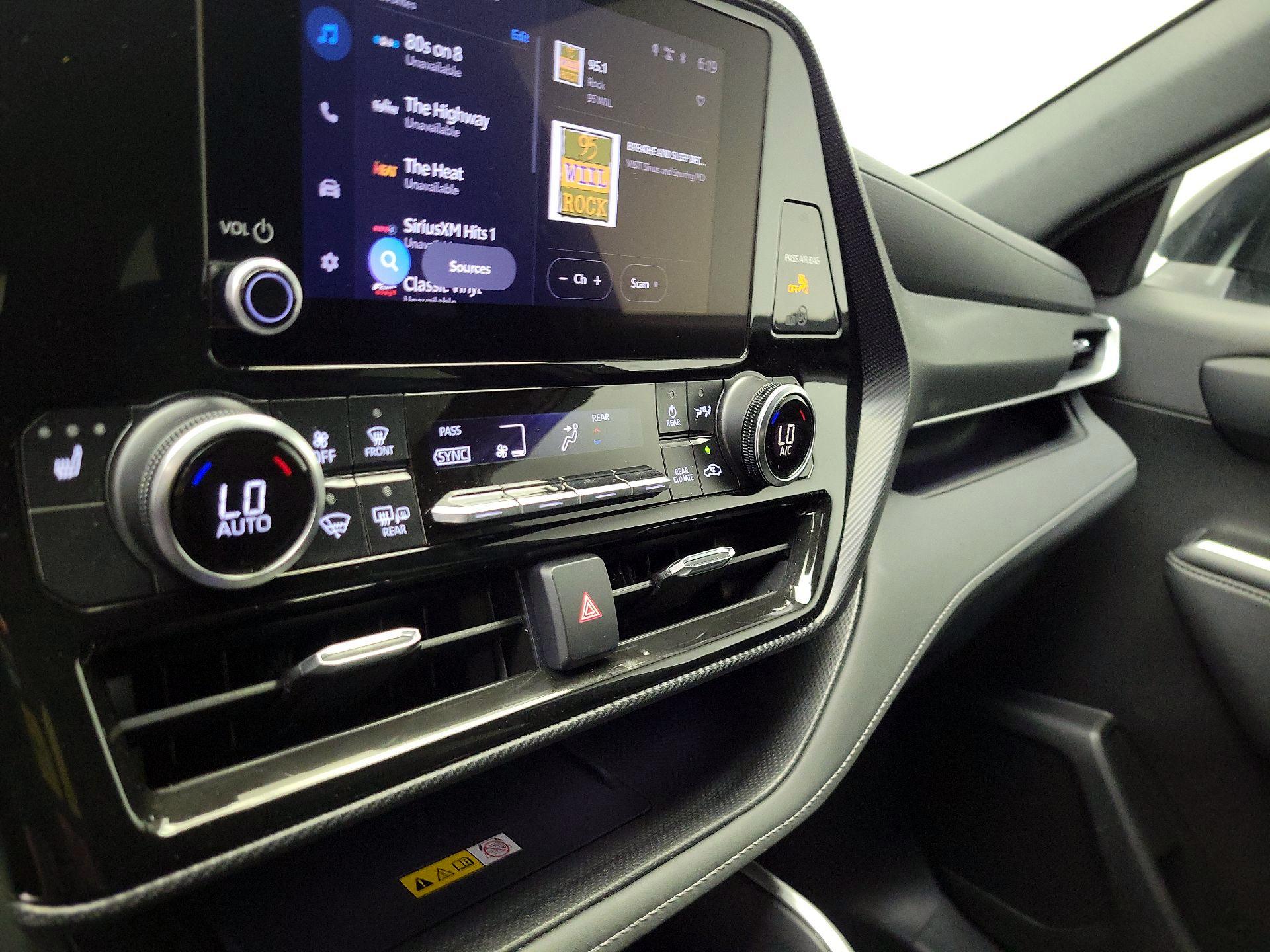 Thumbnail: 2025 Toyota Highlander - 16