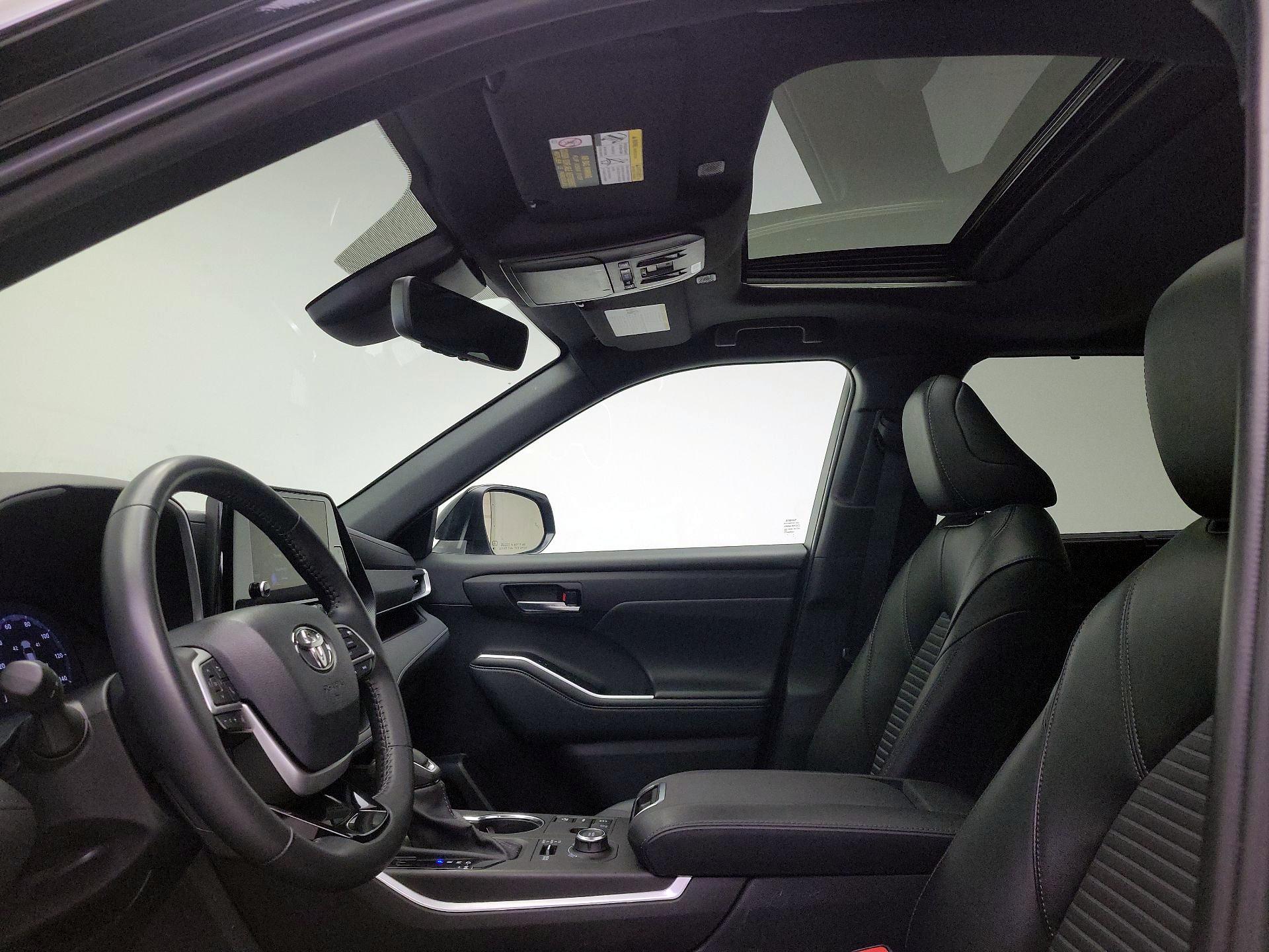 Thumbnail: 2025 Toyota Highlander - 19