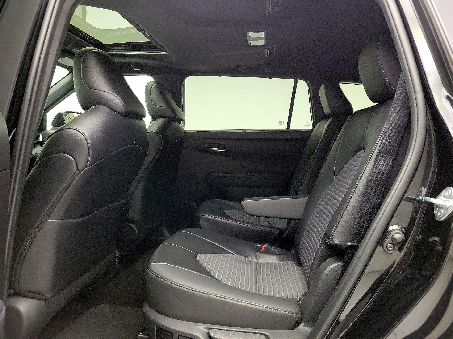 Thumbnail: 2025 Toyota Highlander - 20