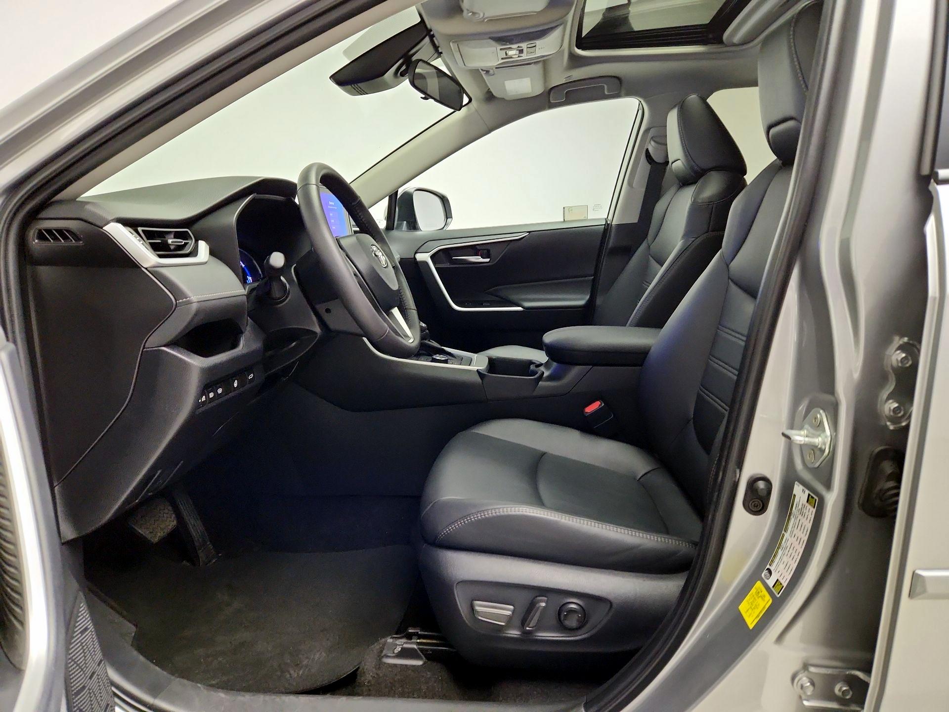 Thumbnail: 2024 Toyota RAV4 - 11