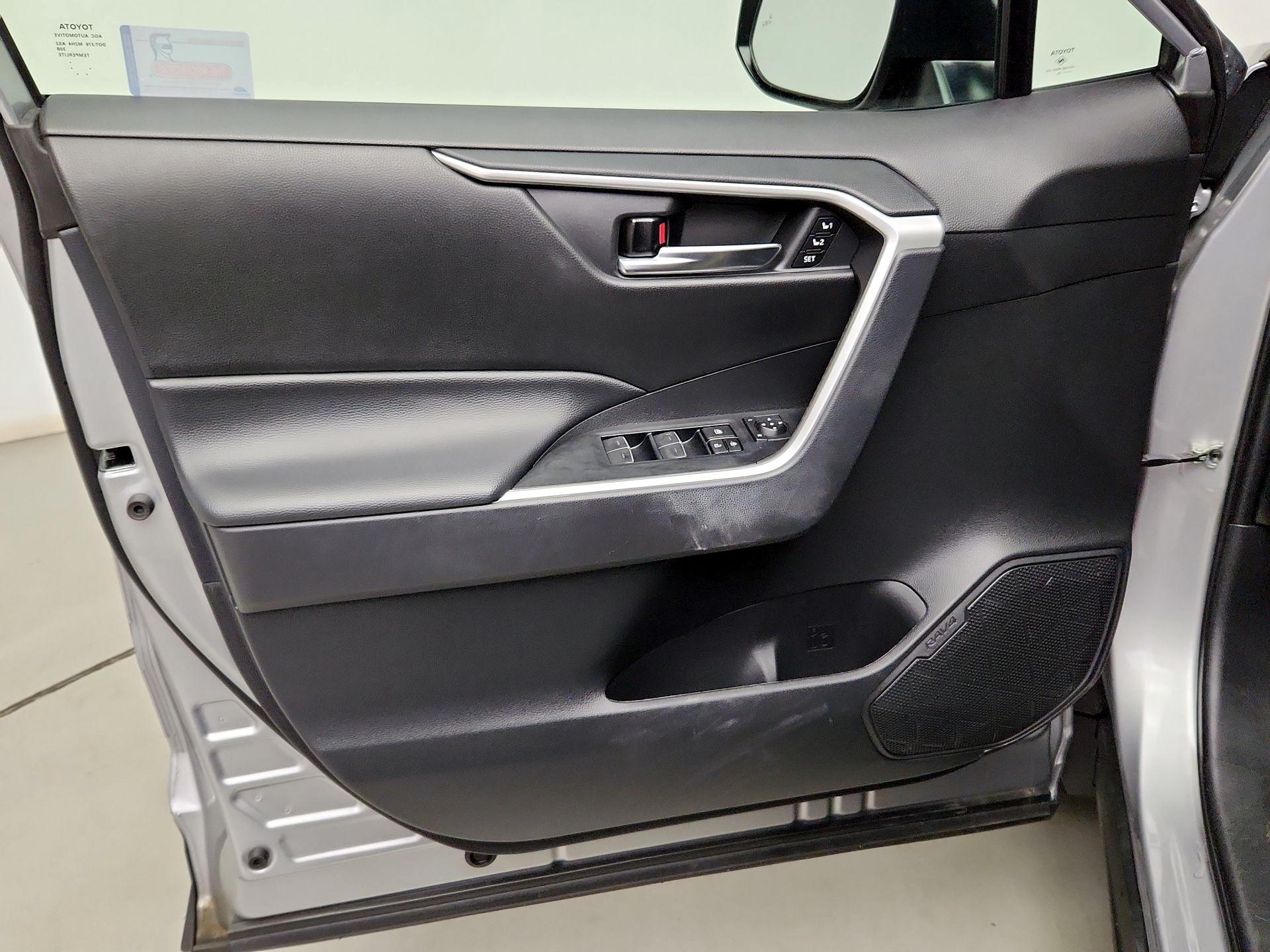 Thumbnail: 2024 Toyota RAV4 - 12