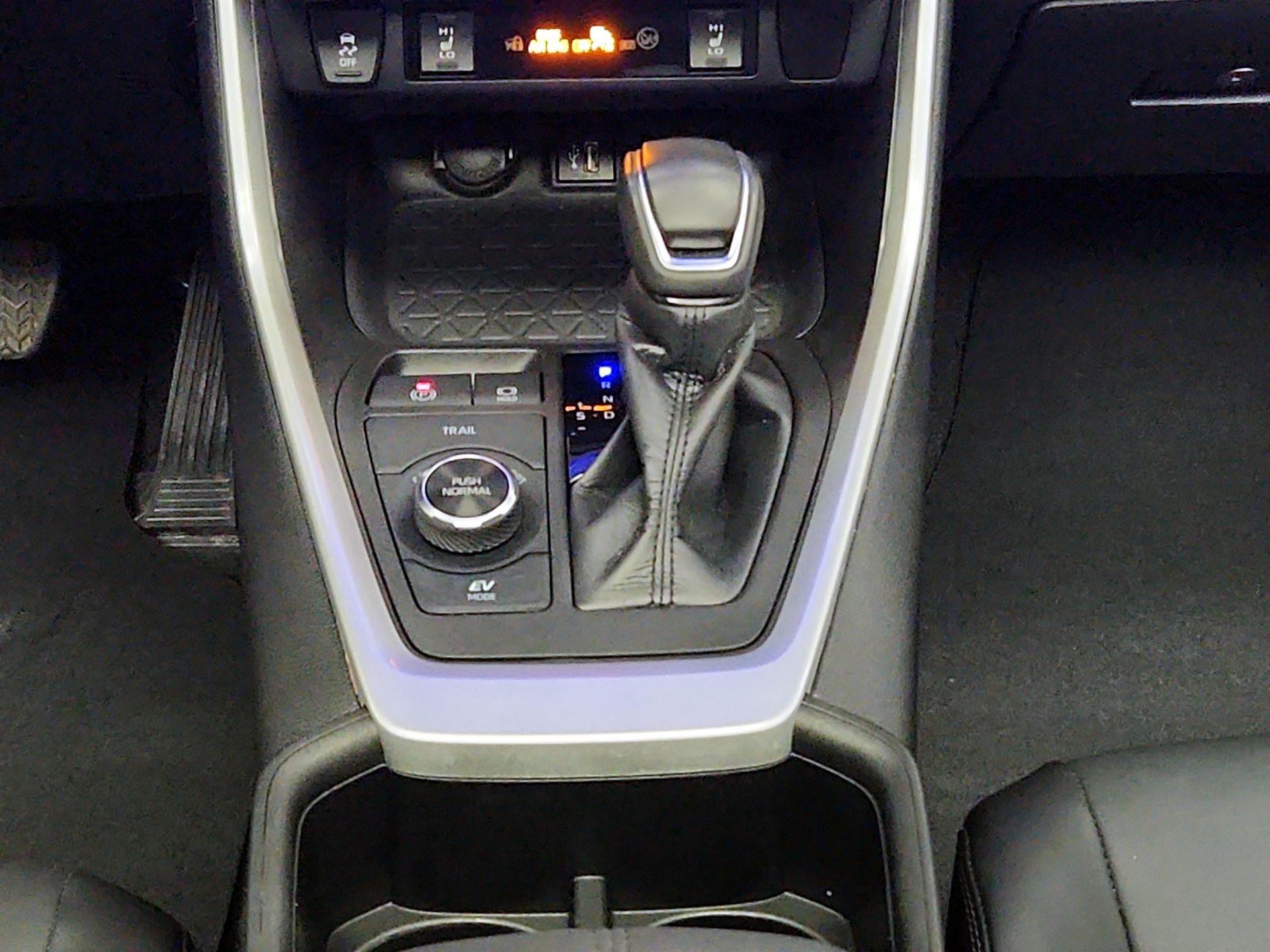 Thumbnail: 2024 Toyota RAV4 - 17