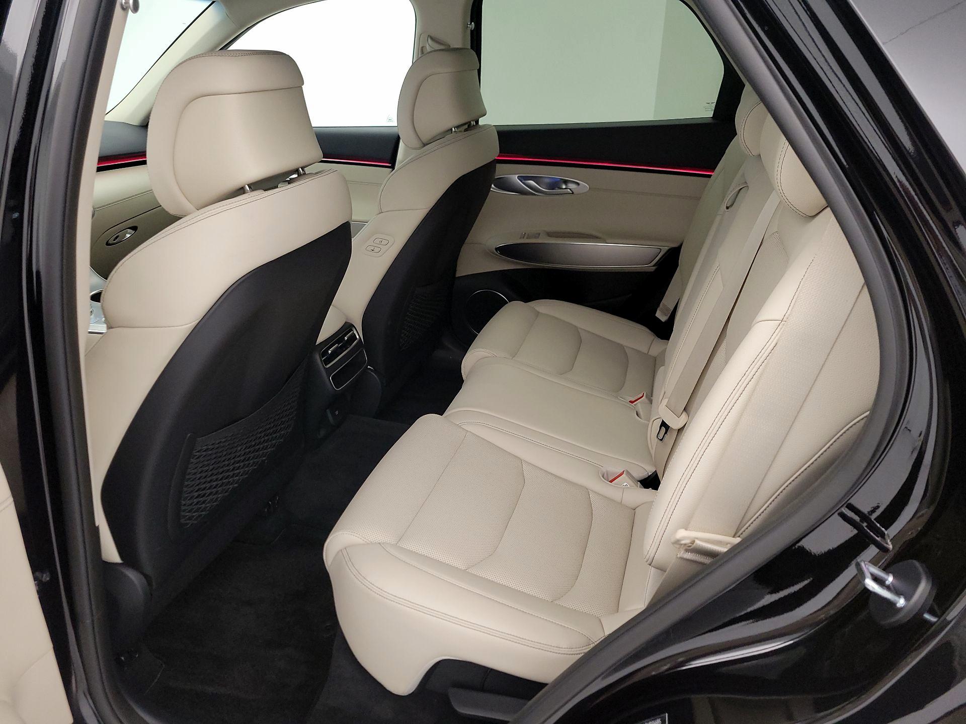 Thumbnail: 2026 Genesis GV70 - 20