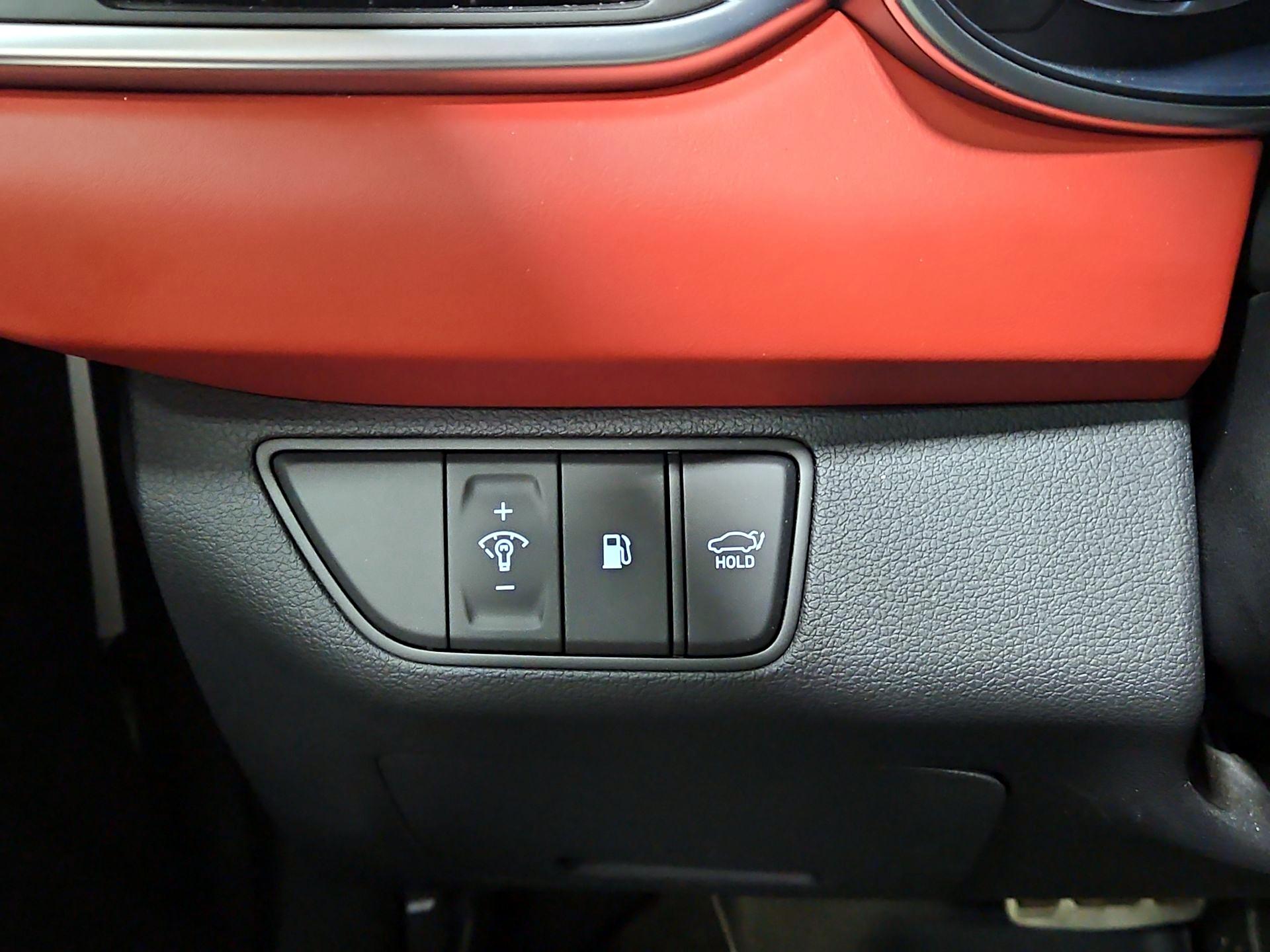 Thumbnail: 2023 Genesis G70 - 13