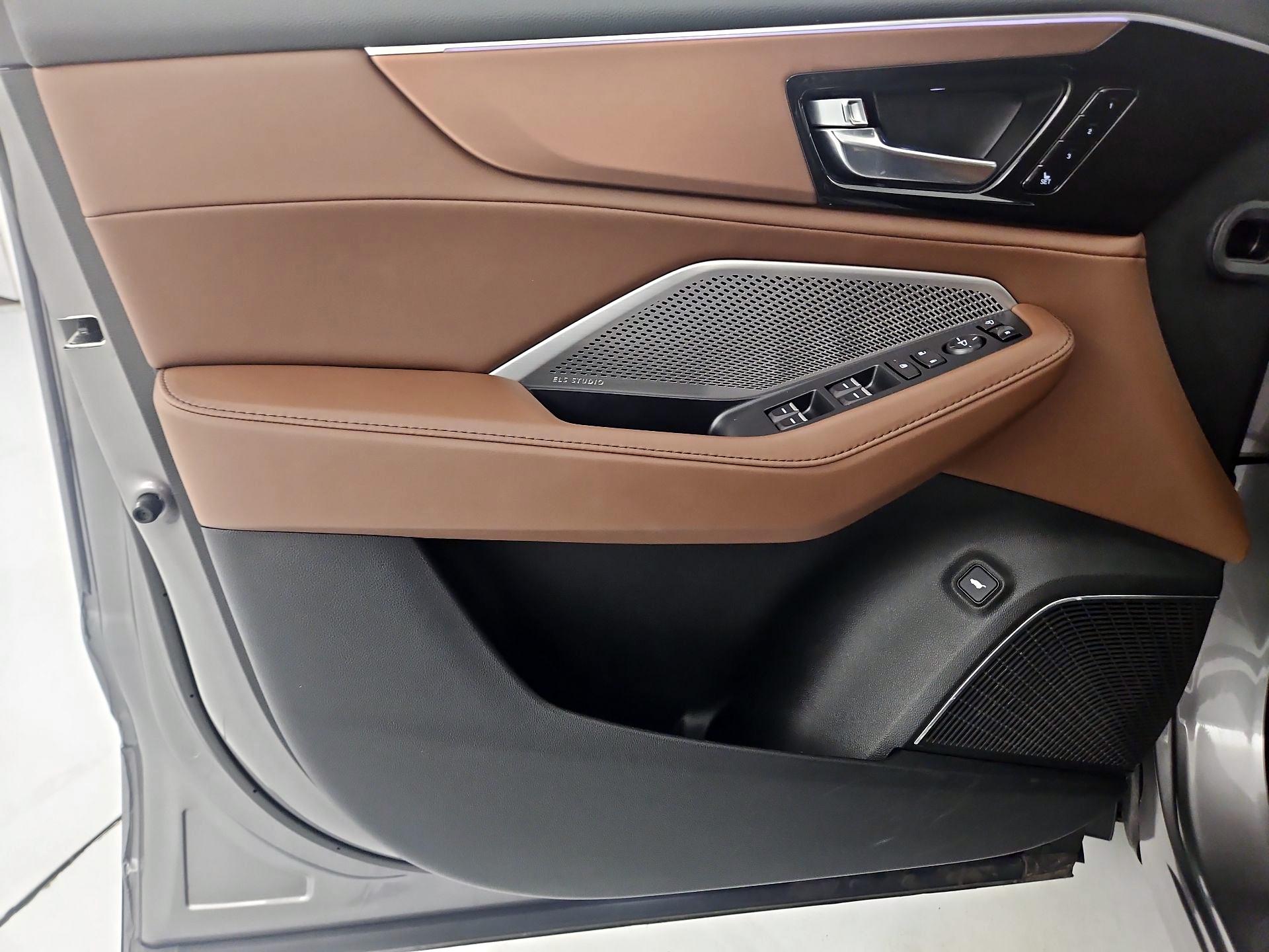 Thumbnail: 2023 Acura MDX - 12