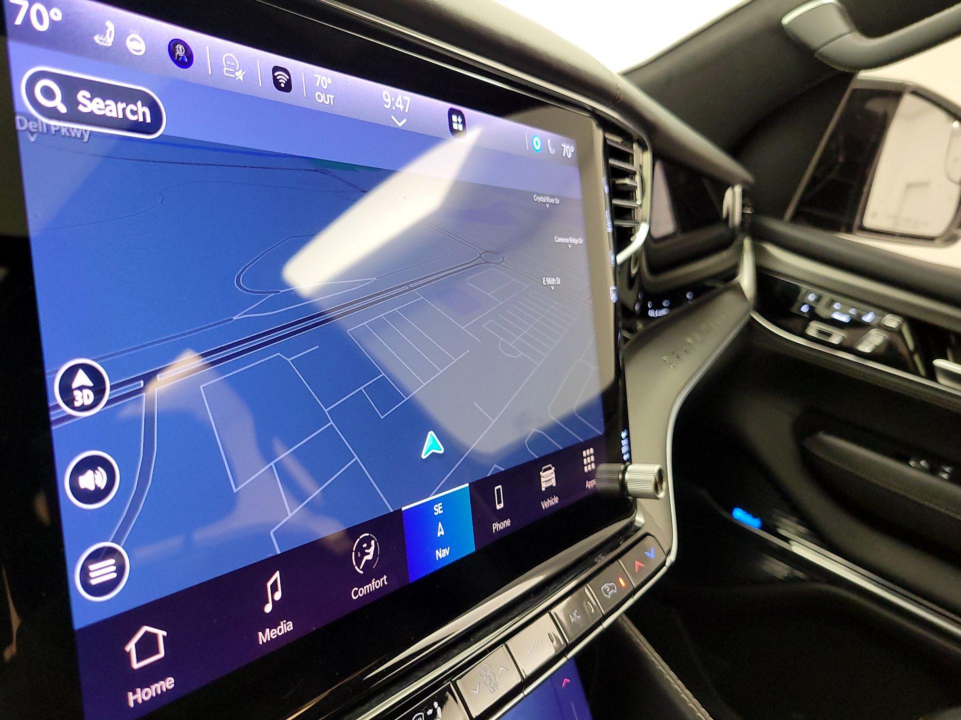 Thumbnail: 2022 Jeep Grand Wagoneer - 14