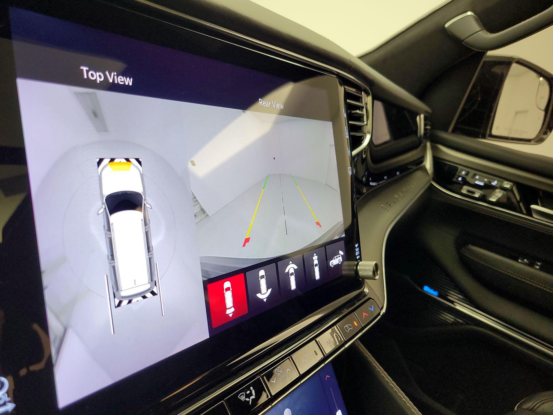 Thumbnail: 2022 Jeep Grand Wagoneer - 15