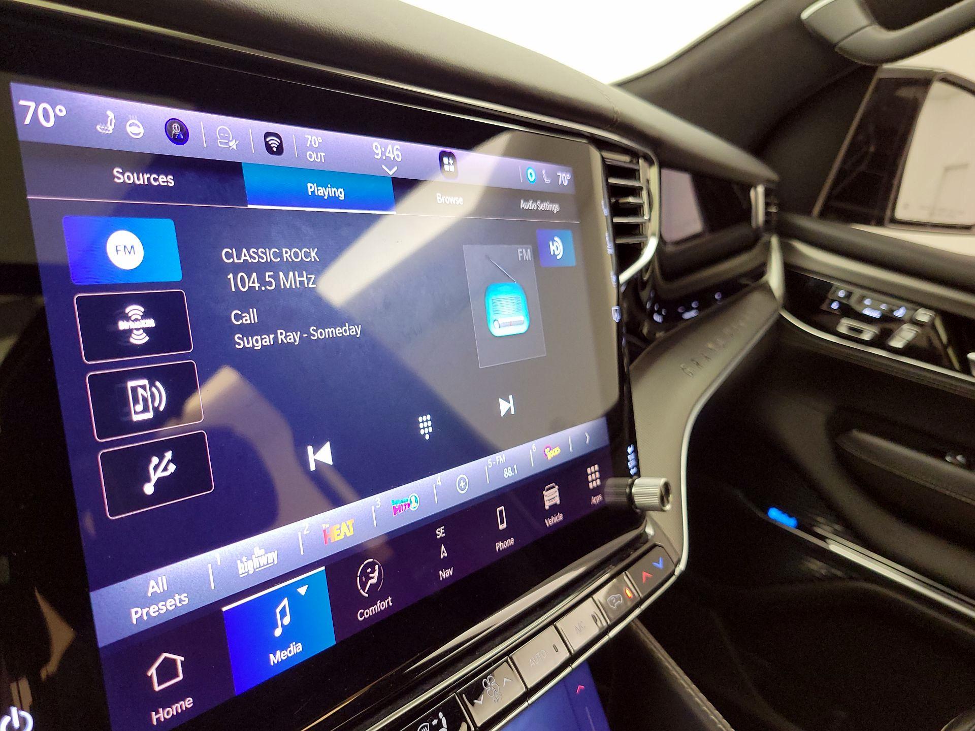 Thumbnail: 2022 Jeep Grand Wagoneer - 16