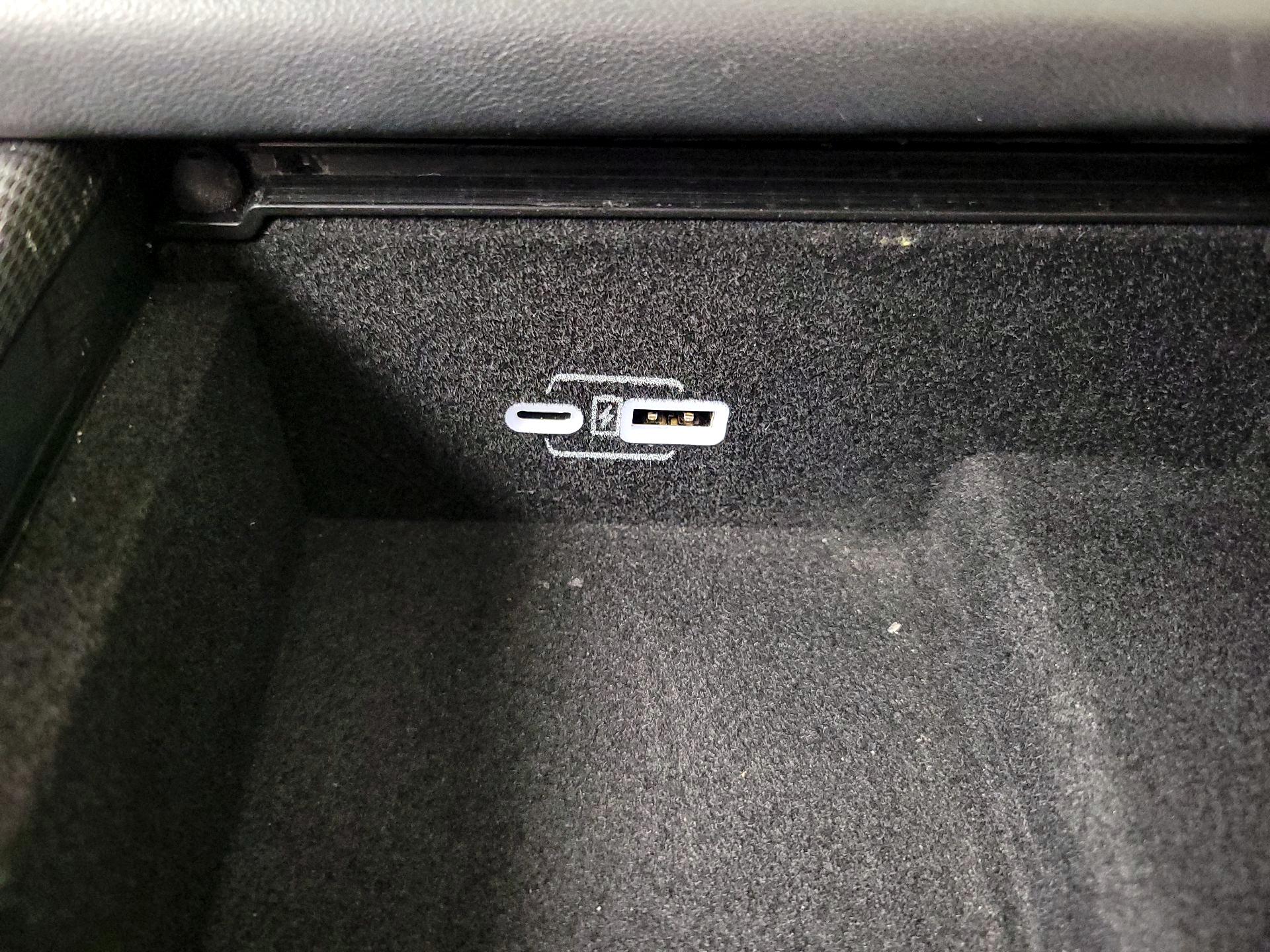 Thumbnail: 2022 Jeep Grand Wagoneer - 19